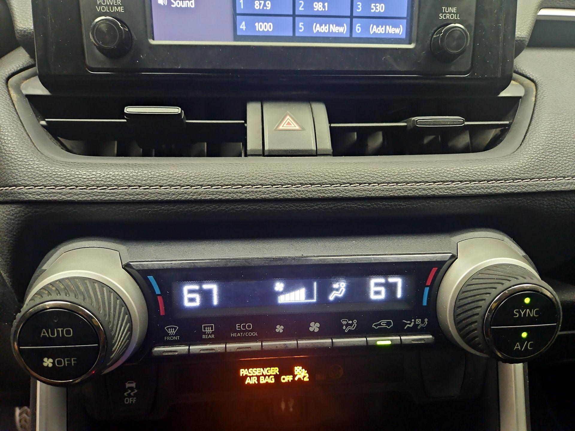 Thumbnail: 2019 Toyota RAV4 - 16