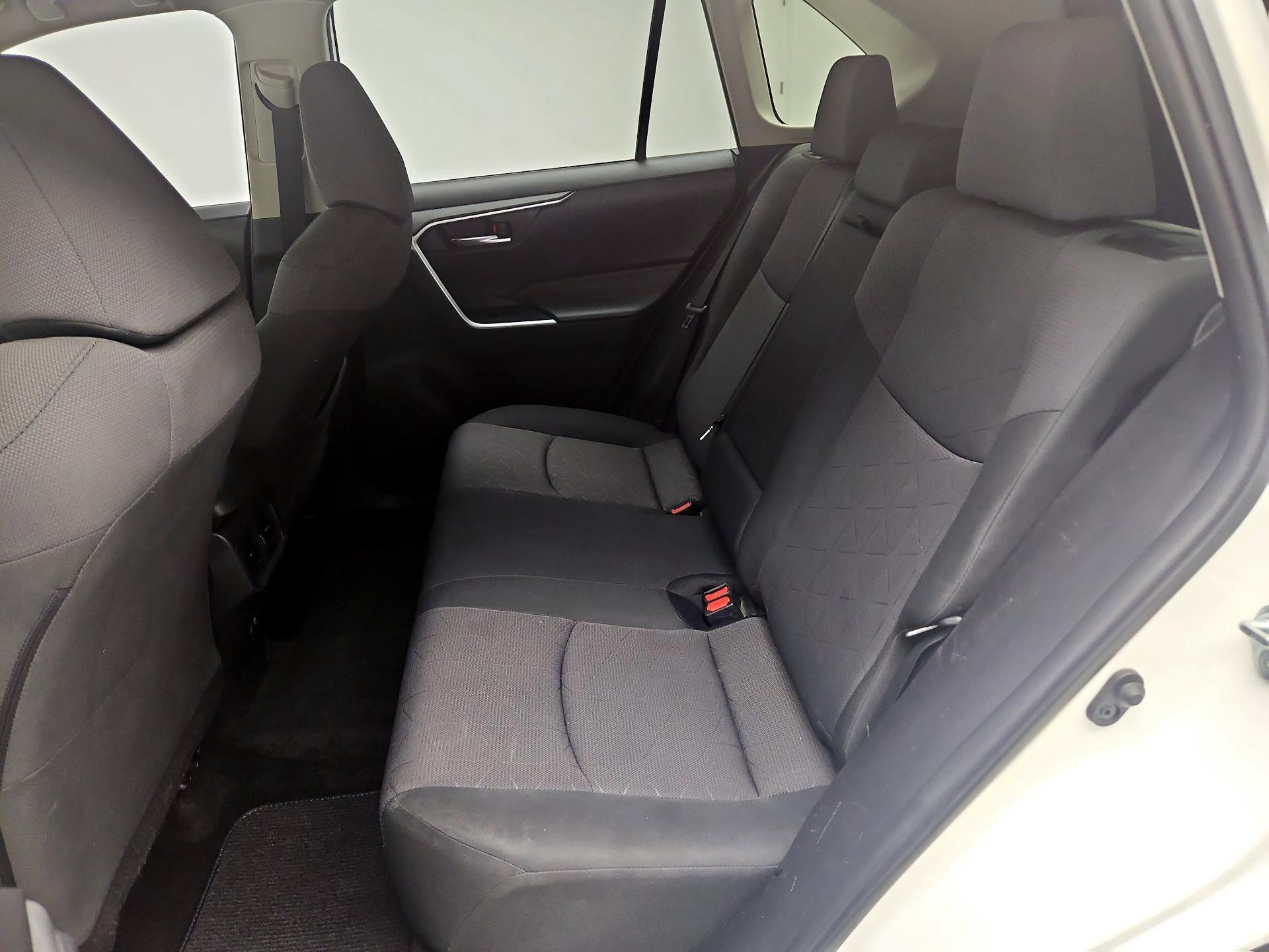 Thumbnail: 2019 Toyota RAV4 - 20