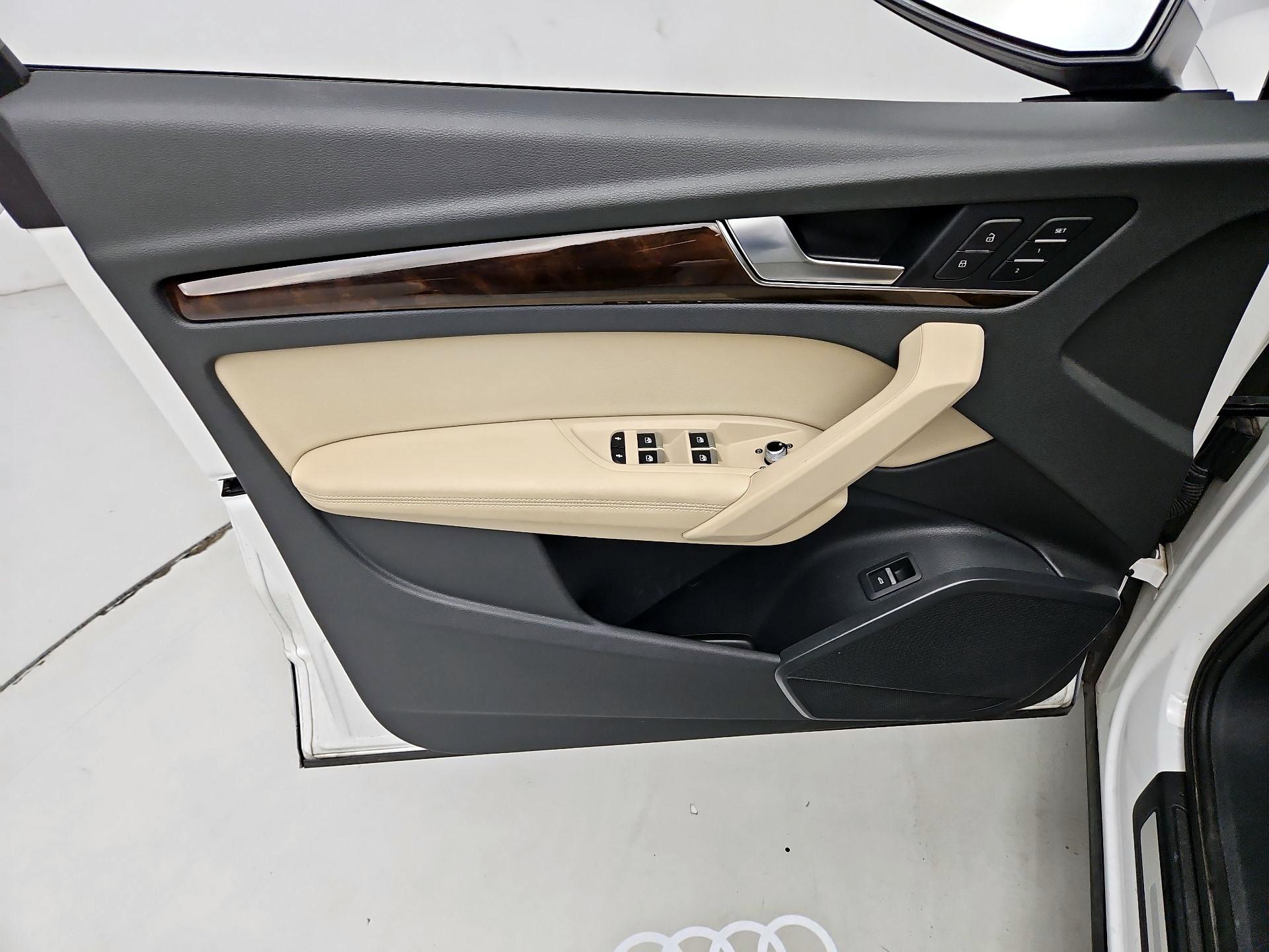 Thumbnail: 2020 Audi Q5 - 12