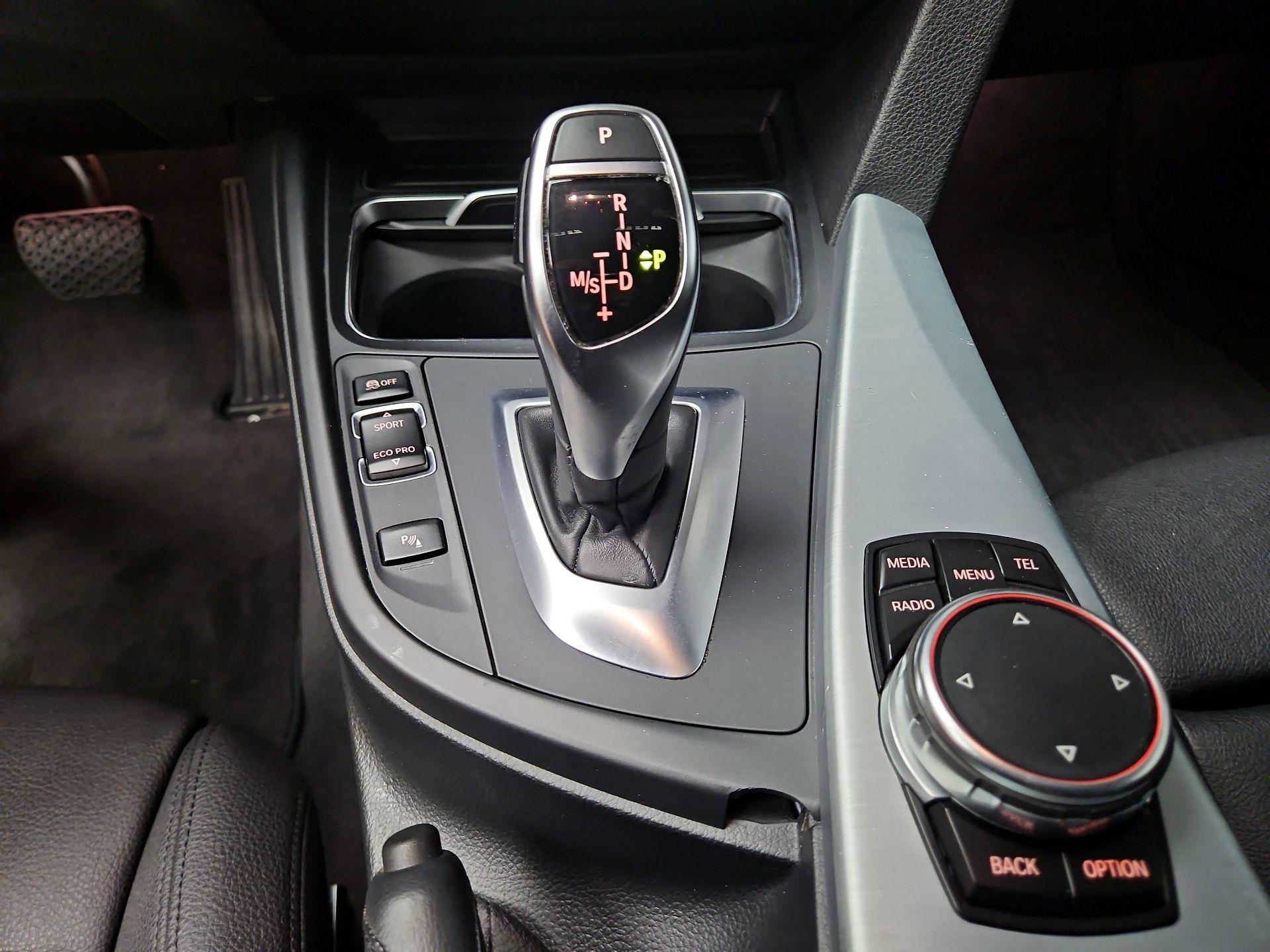 Thumbnail: 2016 BMW 3 Series - 18