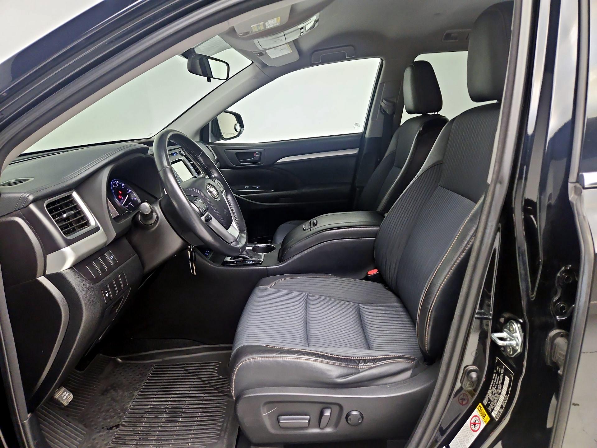 Thumbnail: 2015 Toyota Highlander - 11