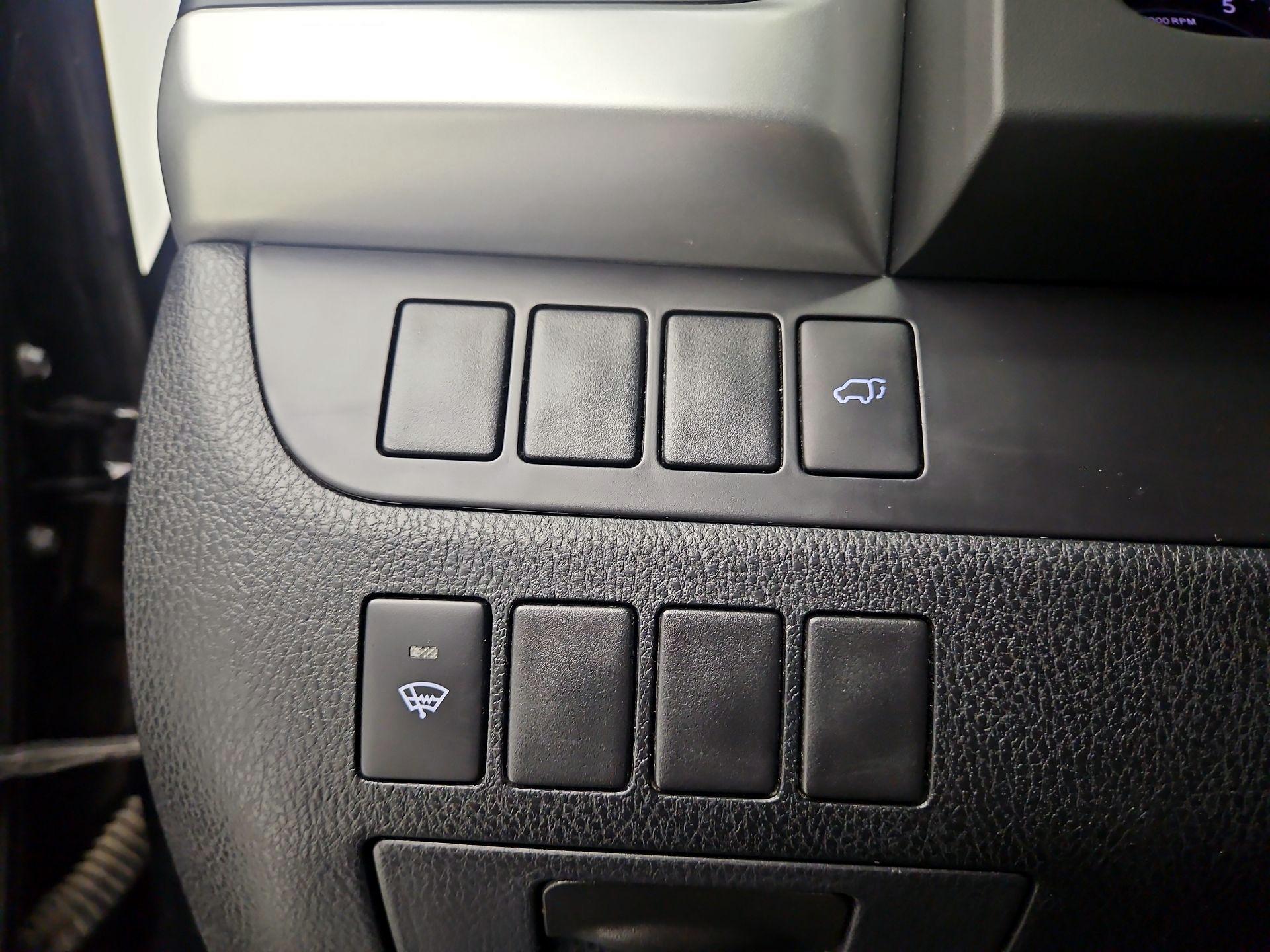 Thumbnail: 2015 Toyota Highlander - 13