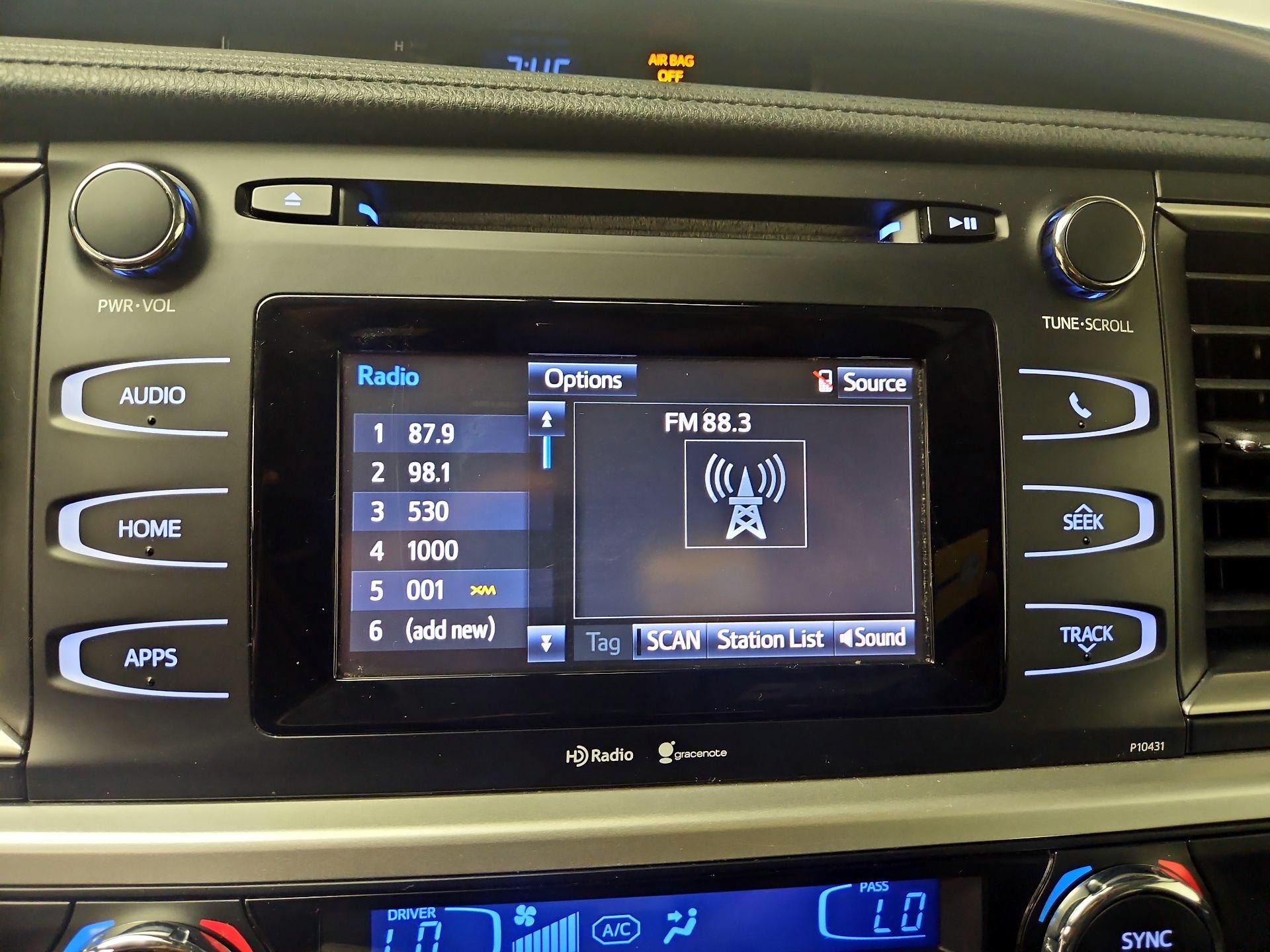 Thumbnail: 2015 Toyota Highlander - 15