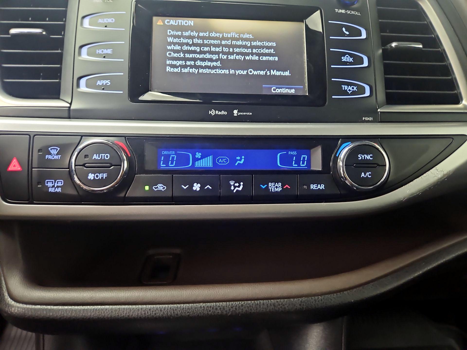 Thumbnail: 2015 Toyota Highlander - 16