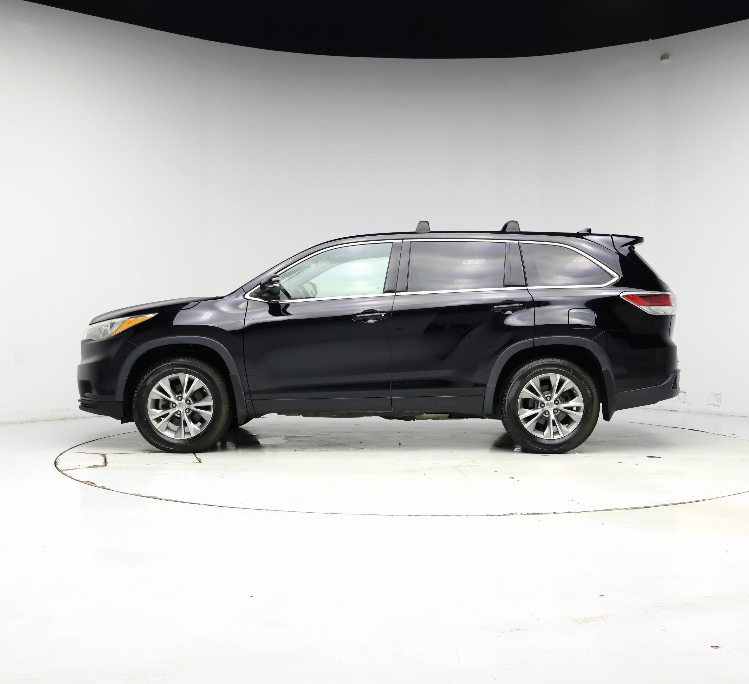 Thumbnail: 2015 Toyota Highlander - 3