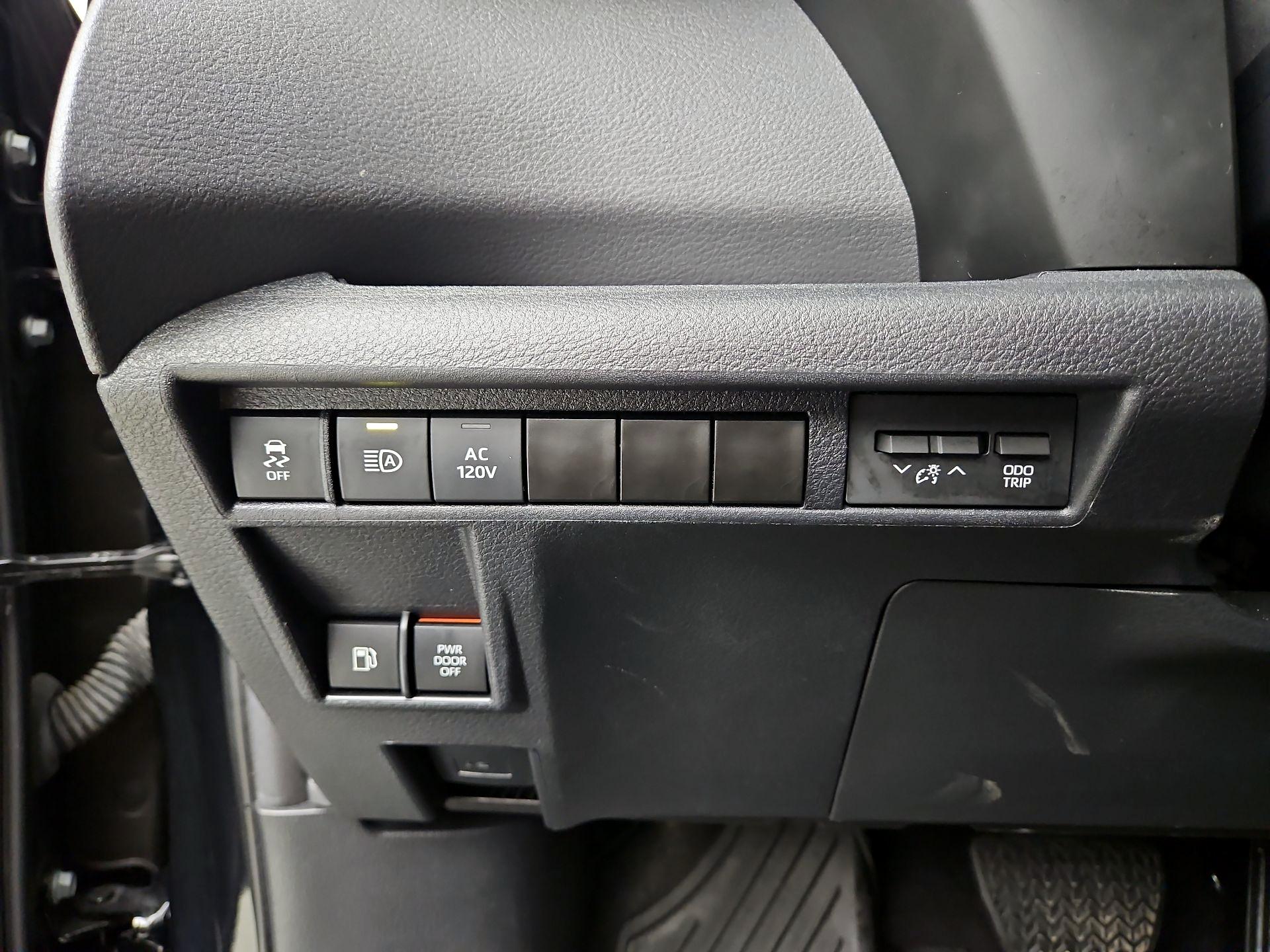 Thumbnail: 2024 Toyota Sienna - 13