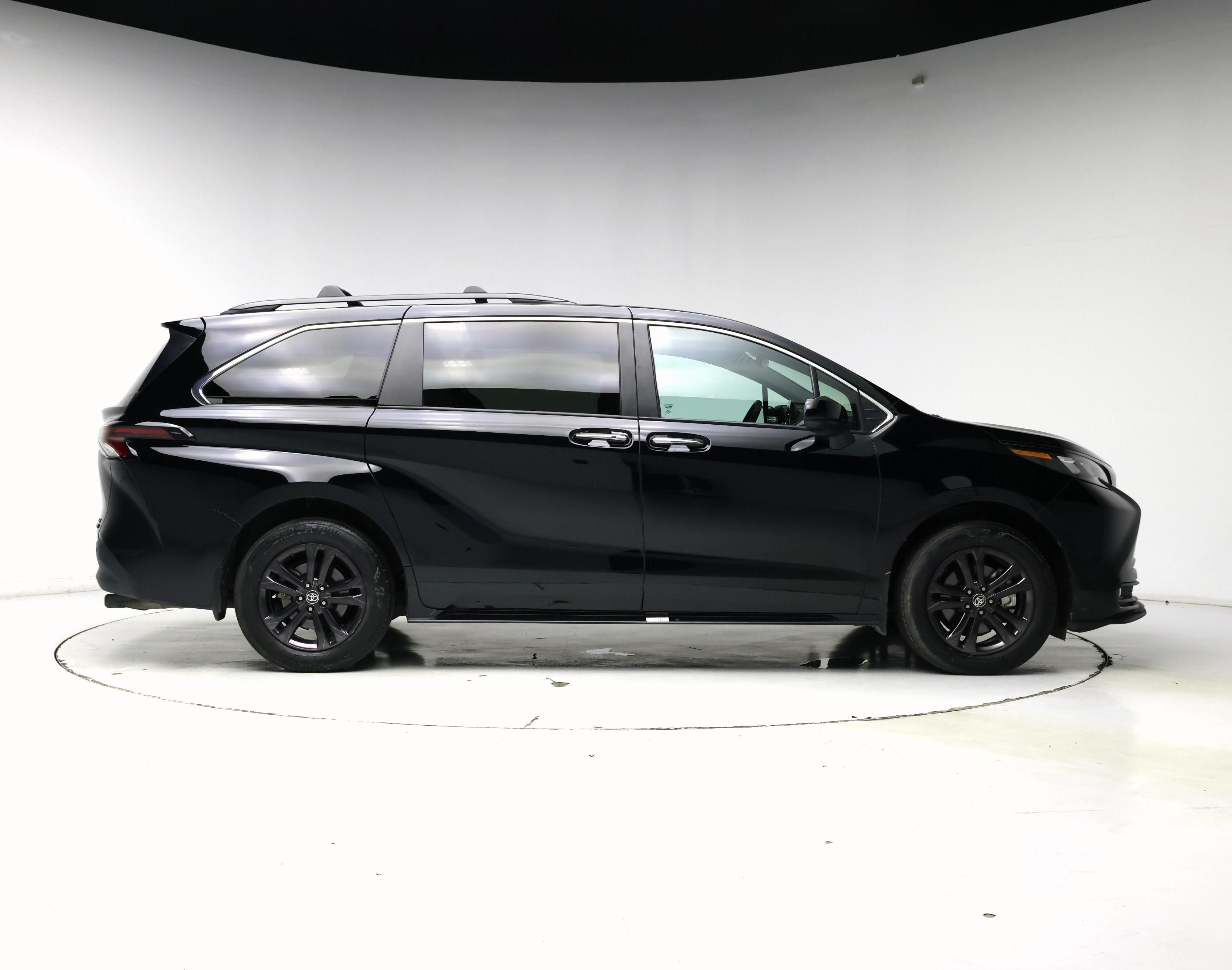 Thumbnail: 2024 Toyota Sienna - 7
