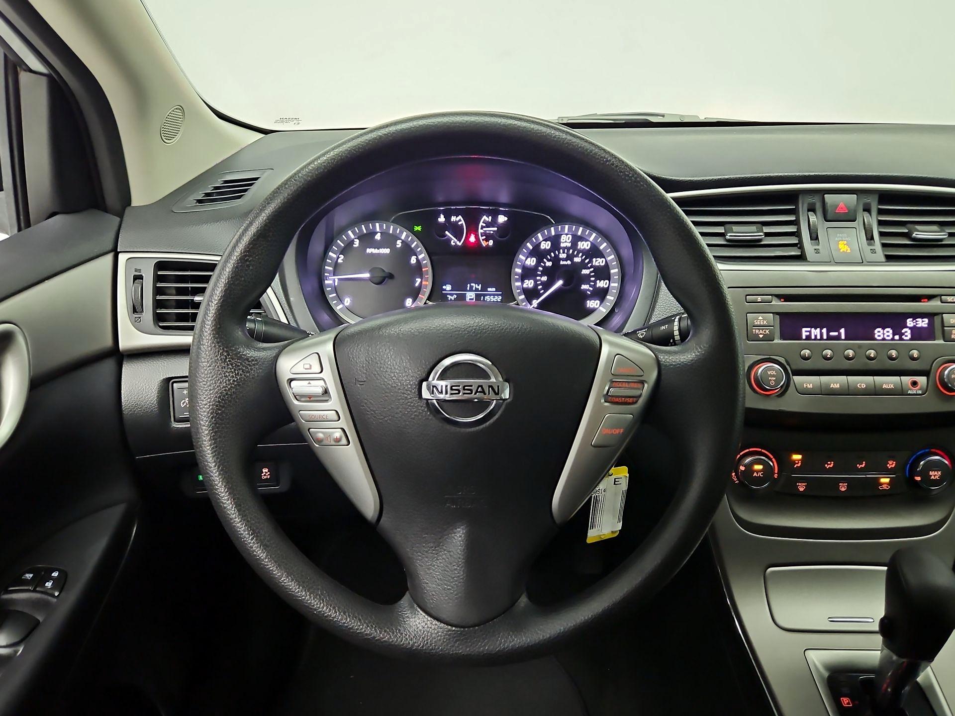 Thumbnail: 2014 Nissan Sentra - 10