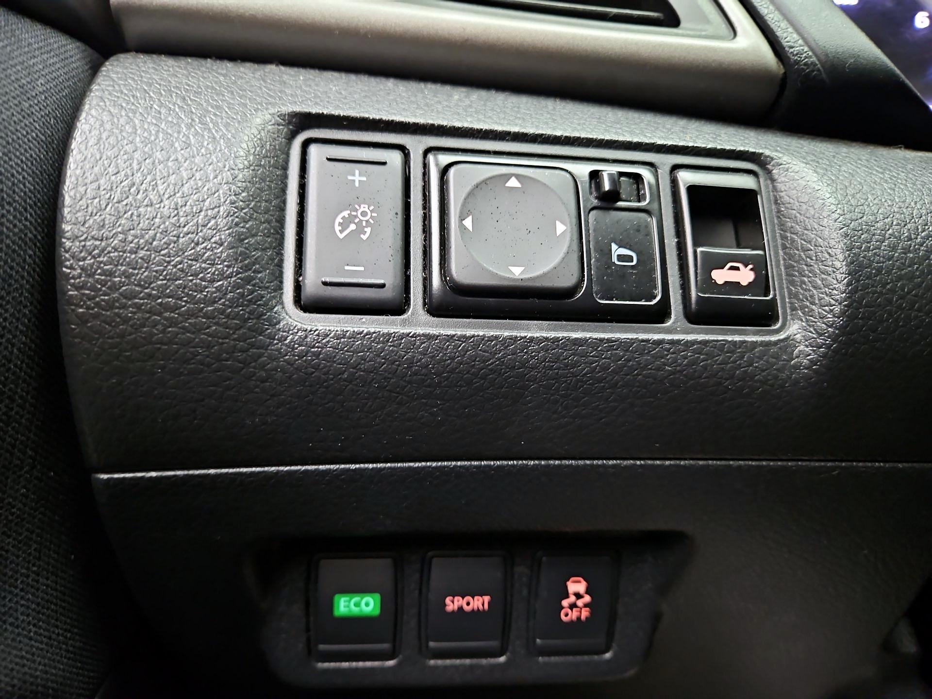 Thumbnail: 2014 Nissan Sentra - 13