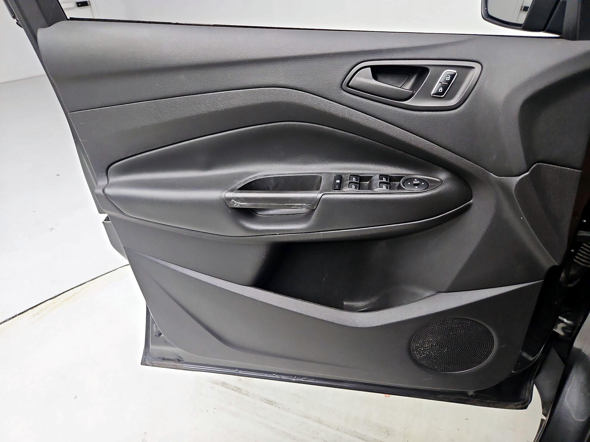 Thumbnail: 2016 Ford Escape - 10