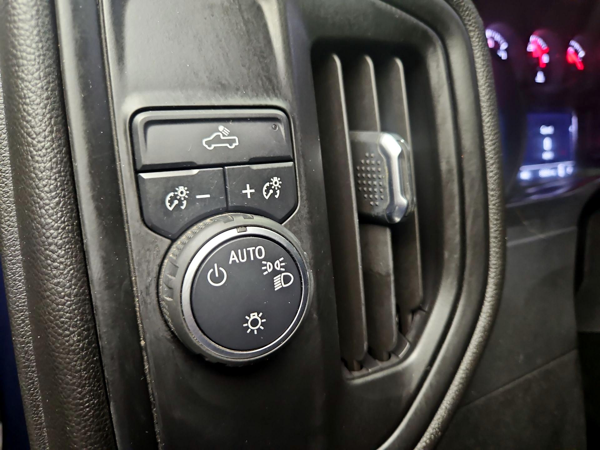 Thumbnail: 2021 Chevrolet Silverado 1500 - 11