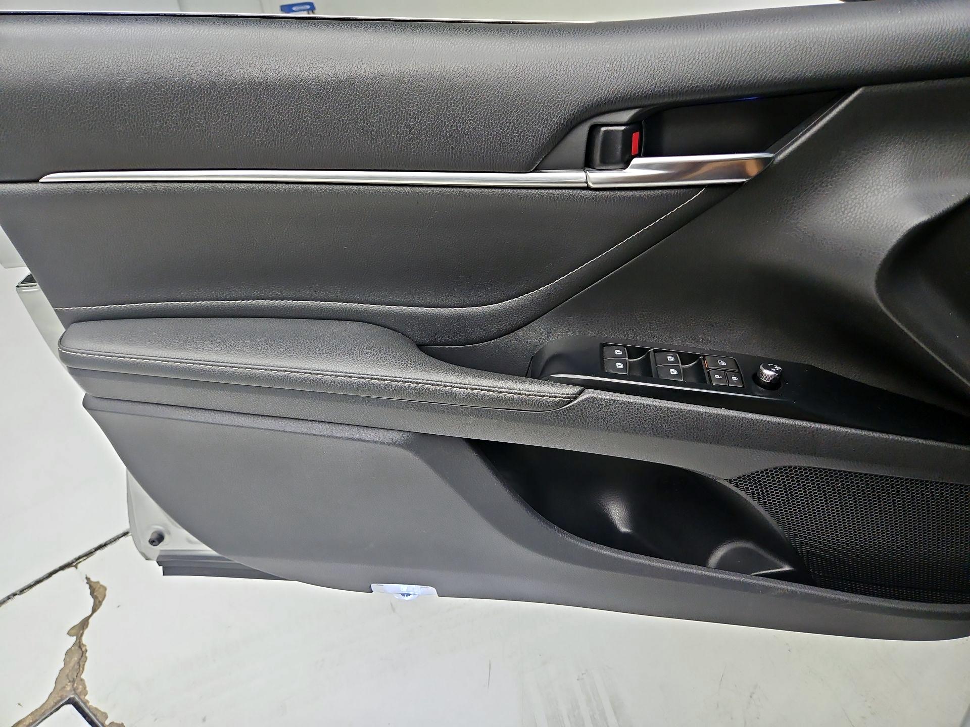 Thumbnail: 2018 Toyota Camry - 12