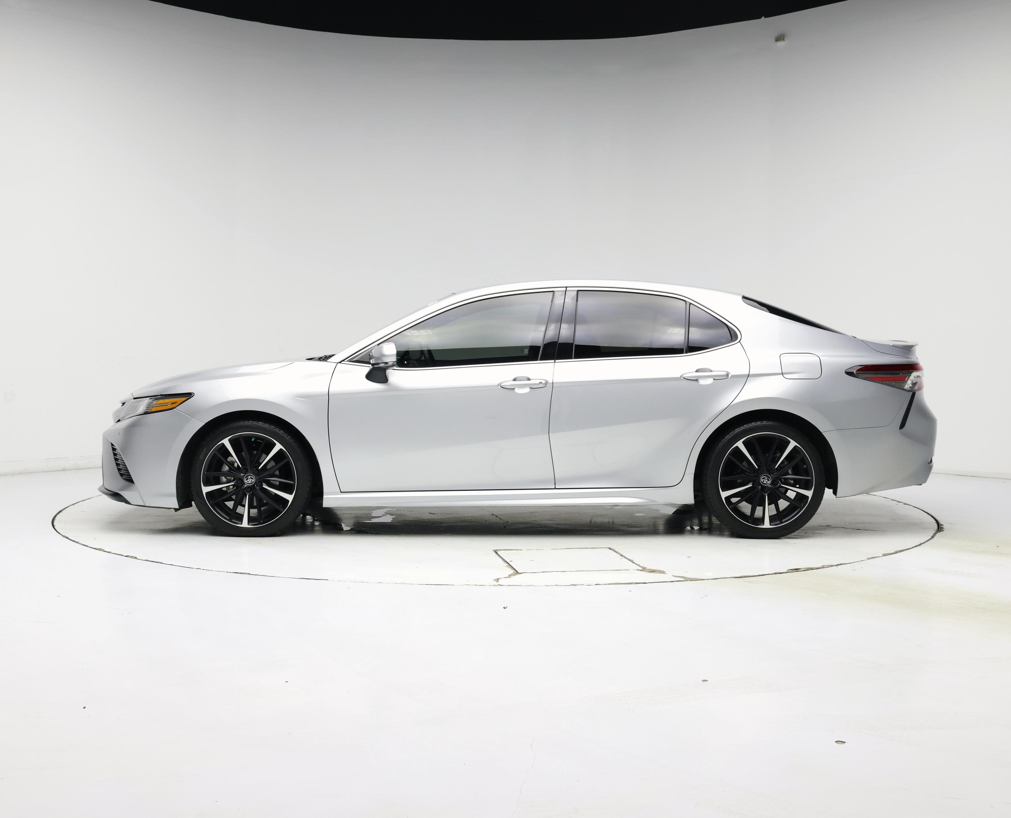 Thumbnail: 2018 Toyota Camry - 3