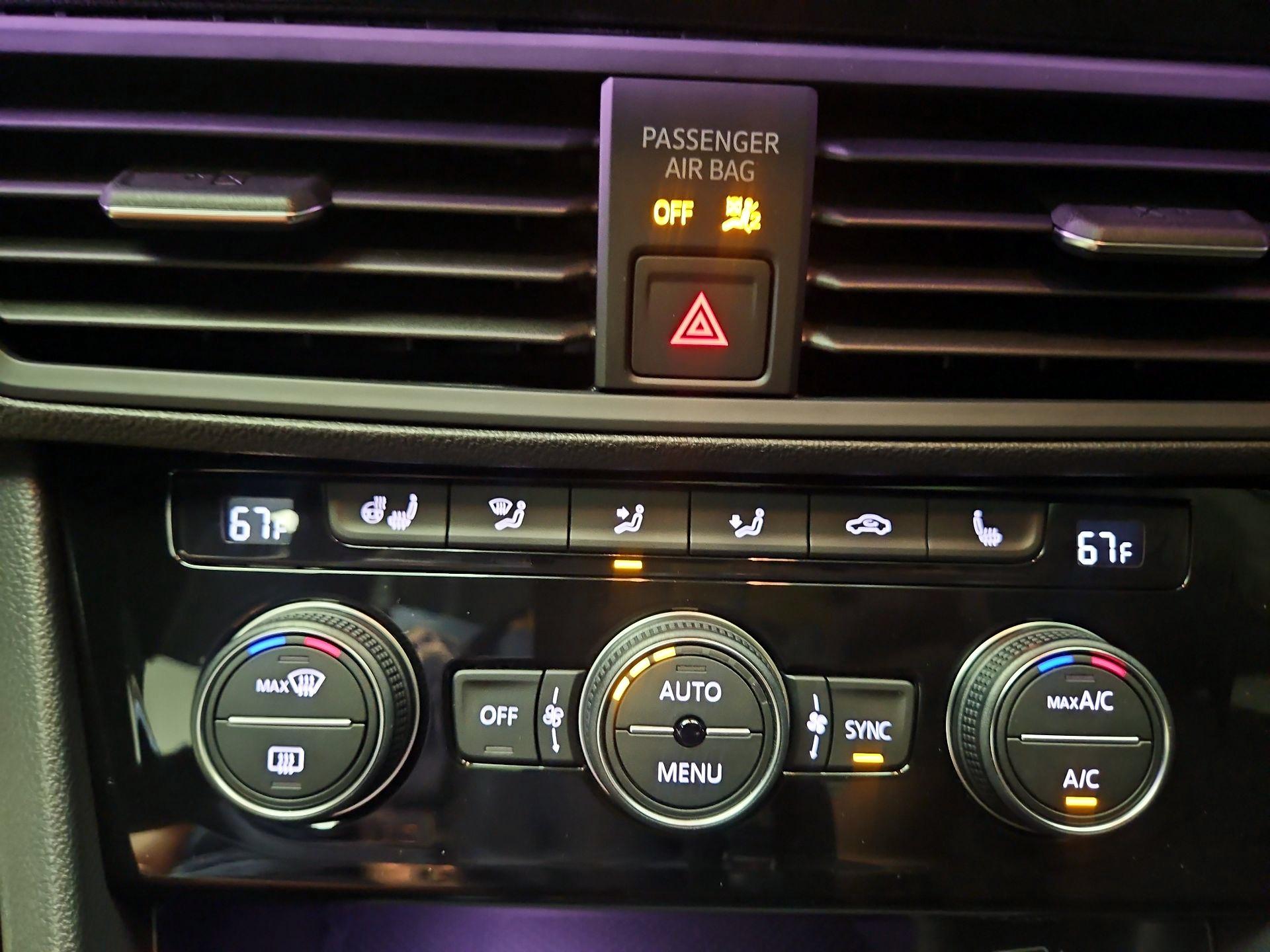 Thumbnail: 2019 Volkswagen Jetta - 16