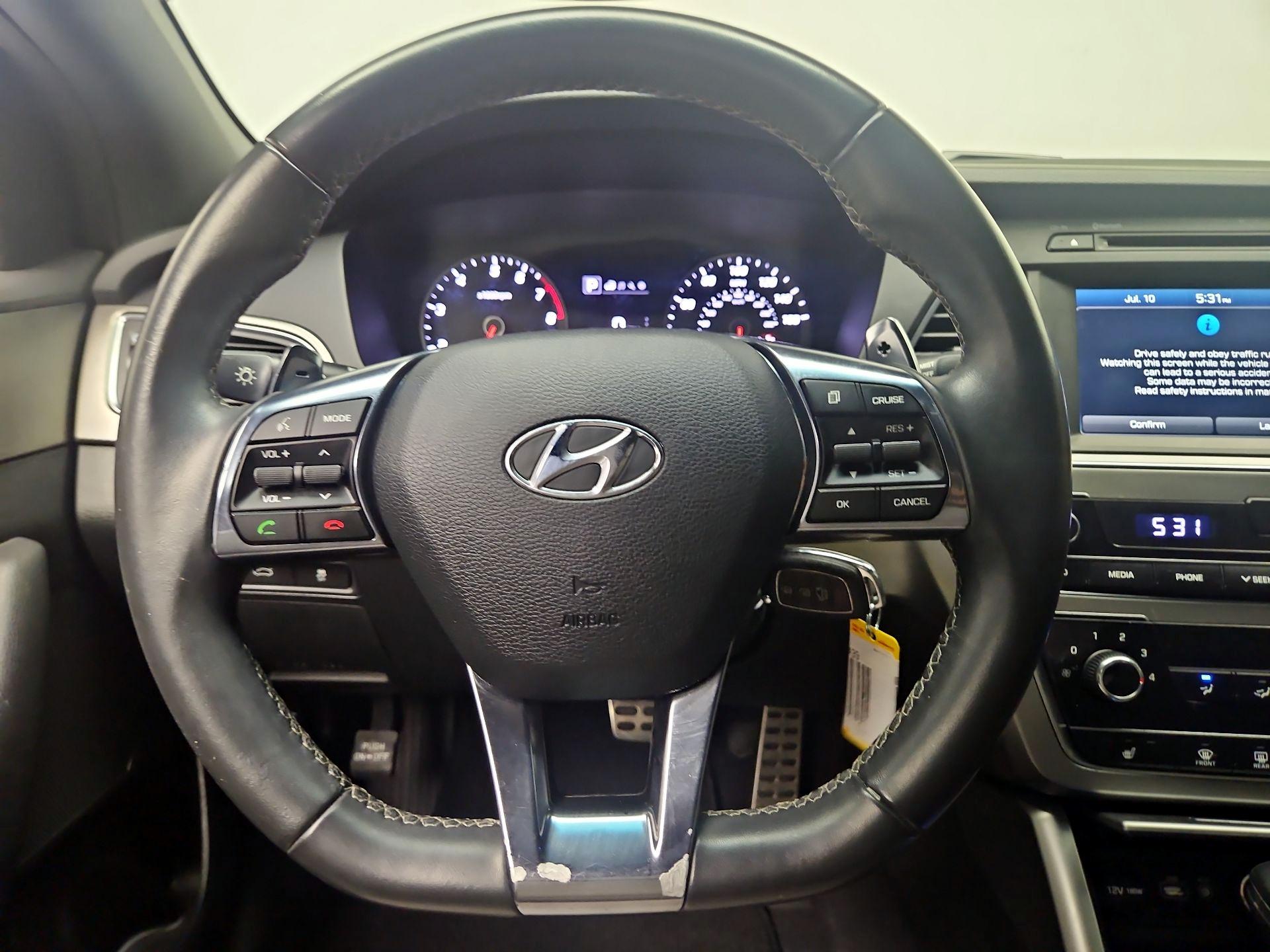Thumbnail: 2017 Hyundai Sonata - 10