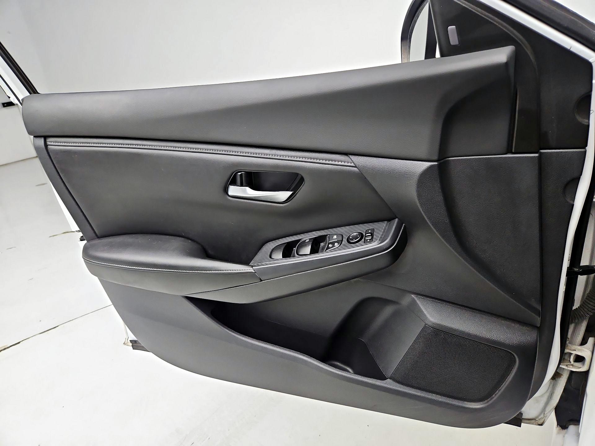 Thumbnail: 2021 Nissan Sentra - 12