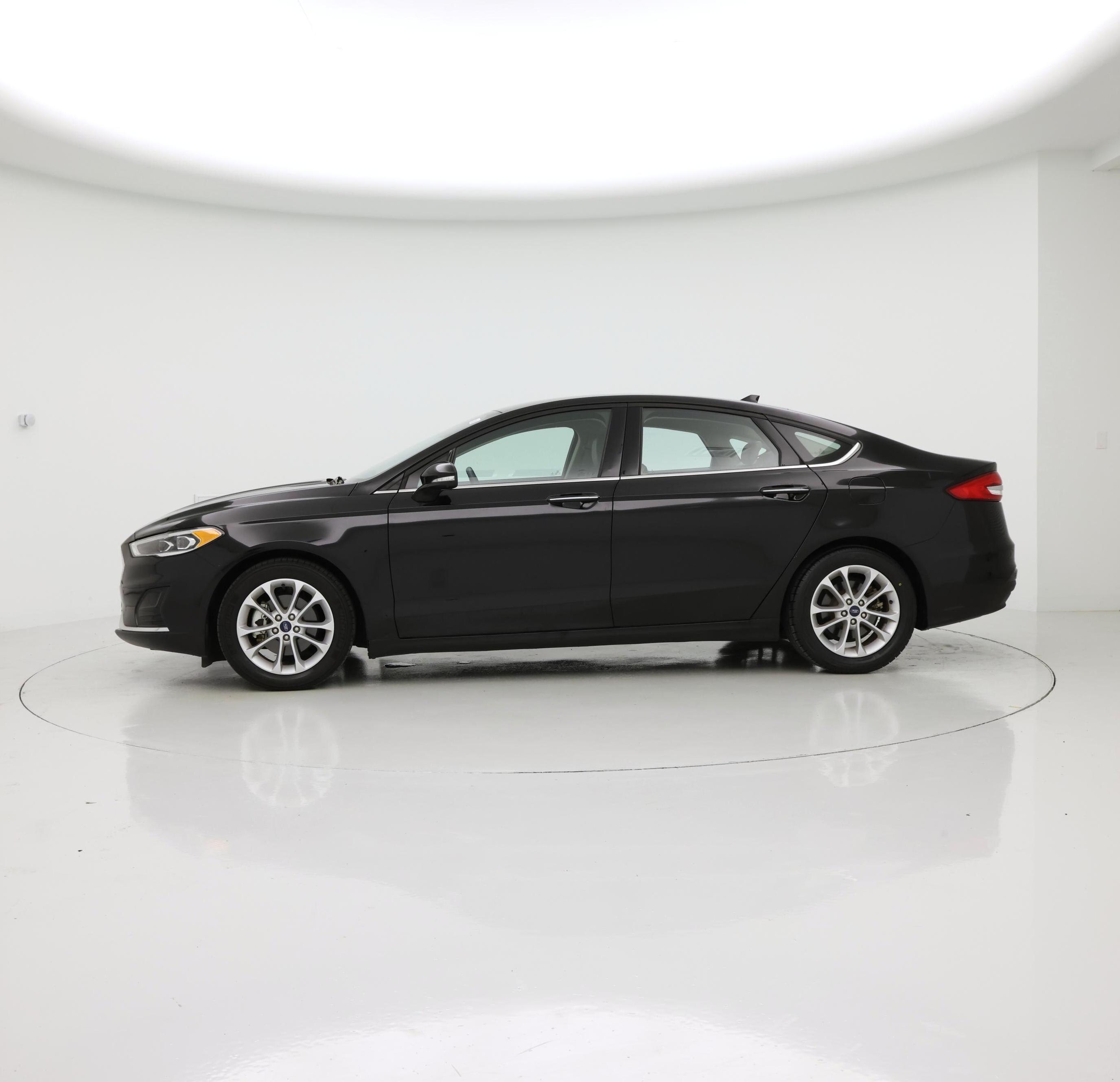 Thumbnail: 2020 Ford Fusion - 3