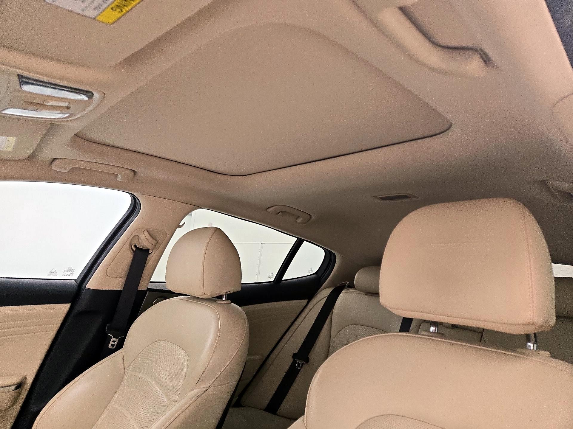 Thumbnail: 2022 Kia Stinger - 20