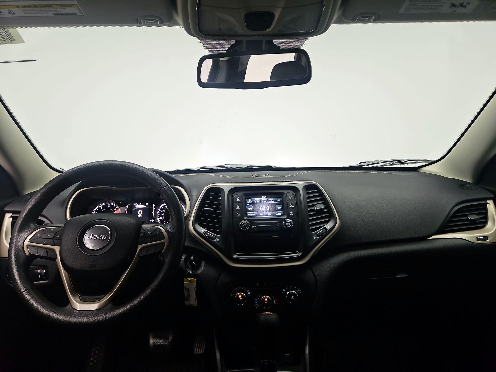 Thumbnail: 2017 Jeep Cherokee - 9