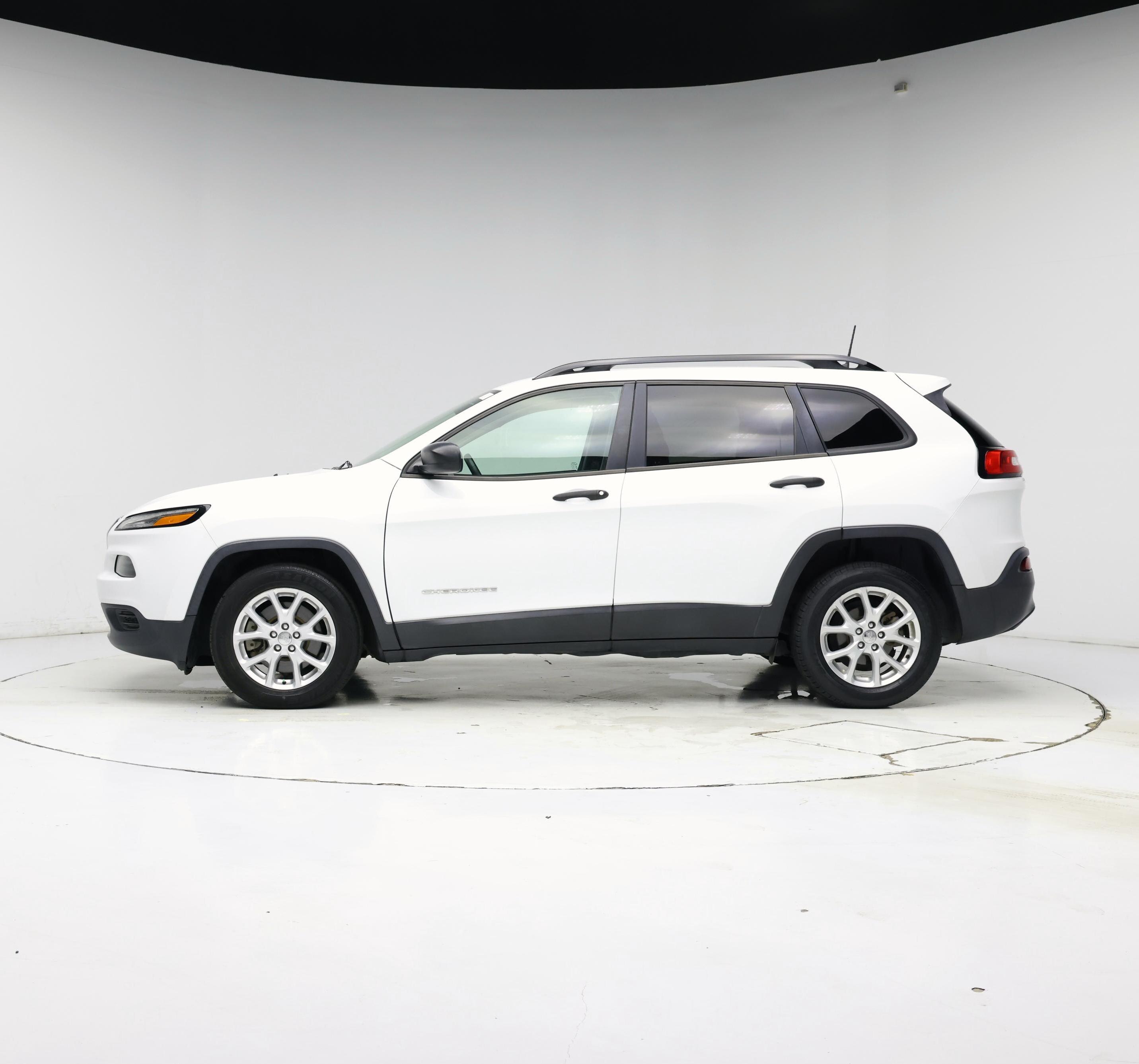 Thumbnail: 2017 Jeep Cherokee - 3