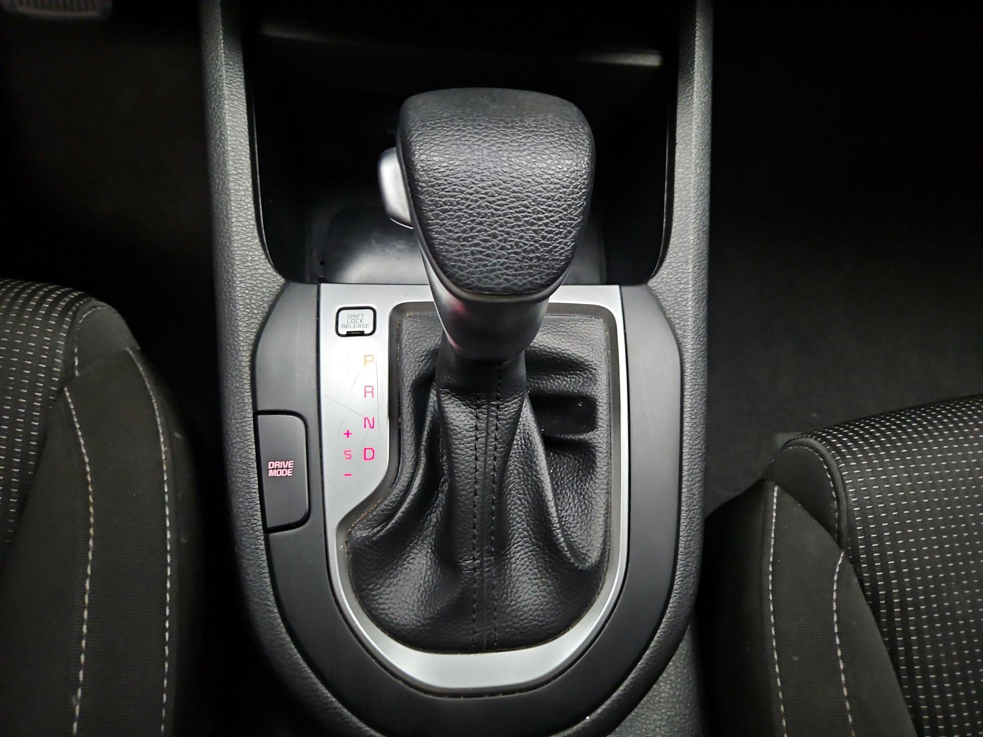Thumbnail: 2021 Kia Forte - 17