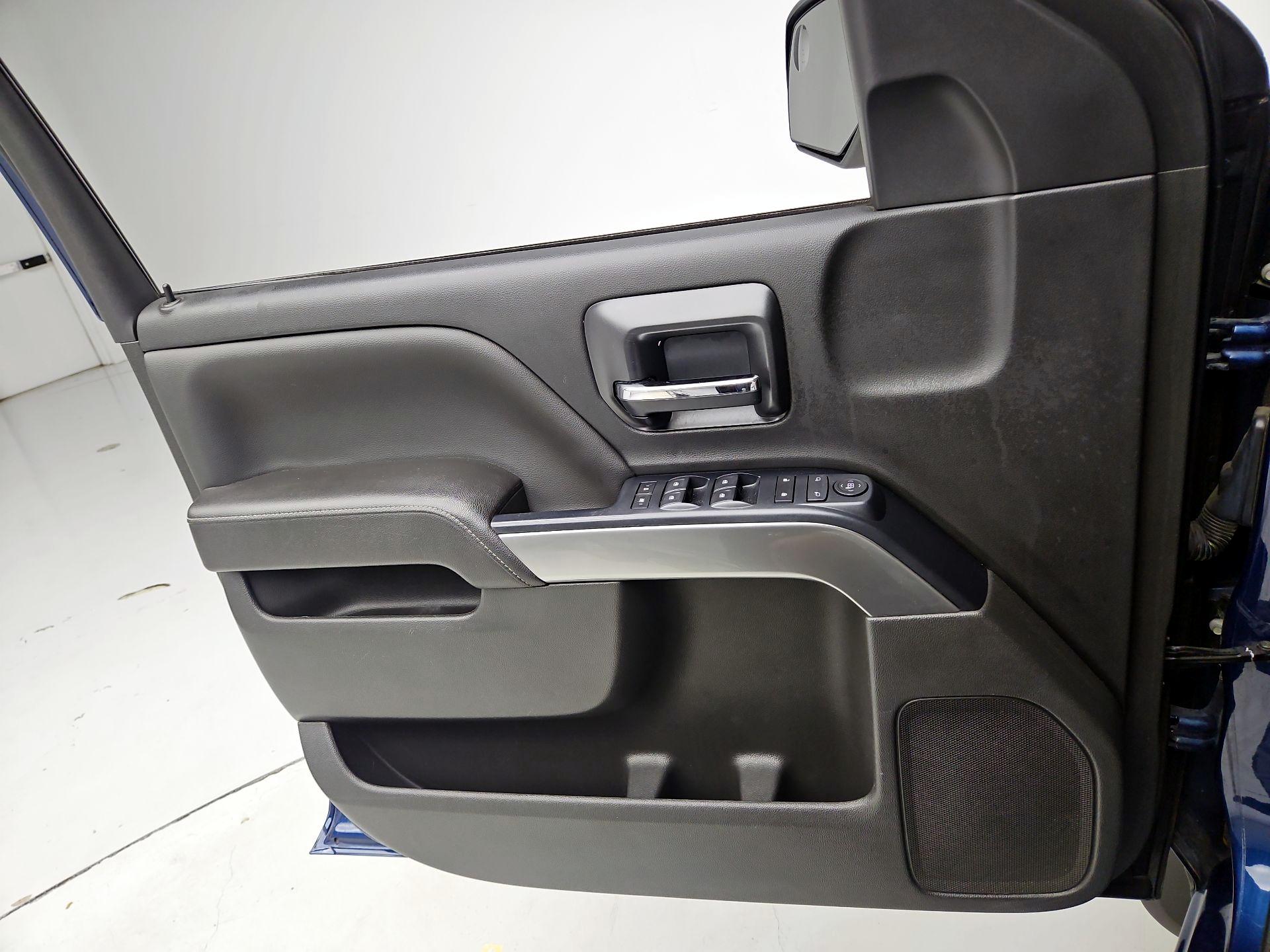 Thumbnail: 2017 Chevrolet Silverado 1500 - 12