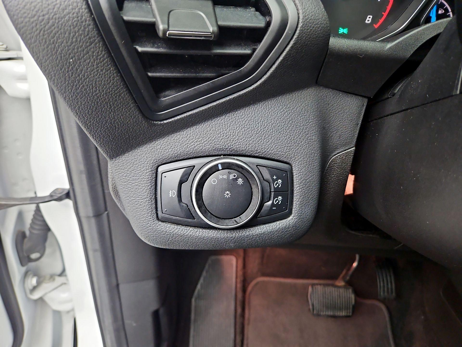 Thumbnail: 2015 Ford Escape - 13
