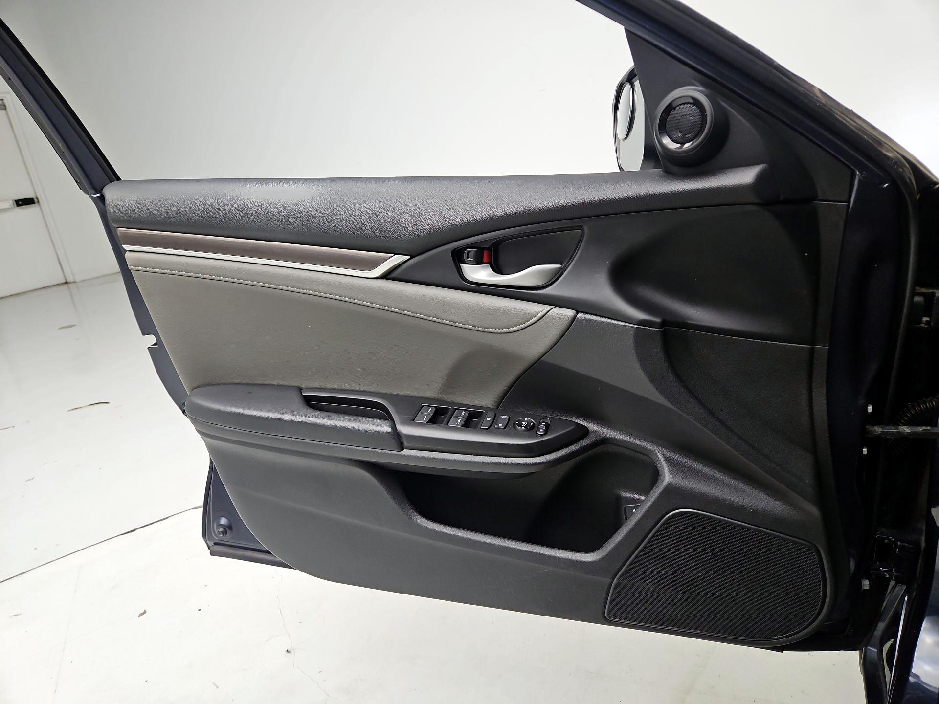 Thumbnail: 2020 Honda Civic - 12