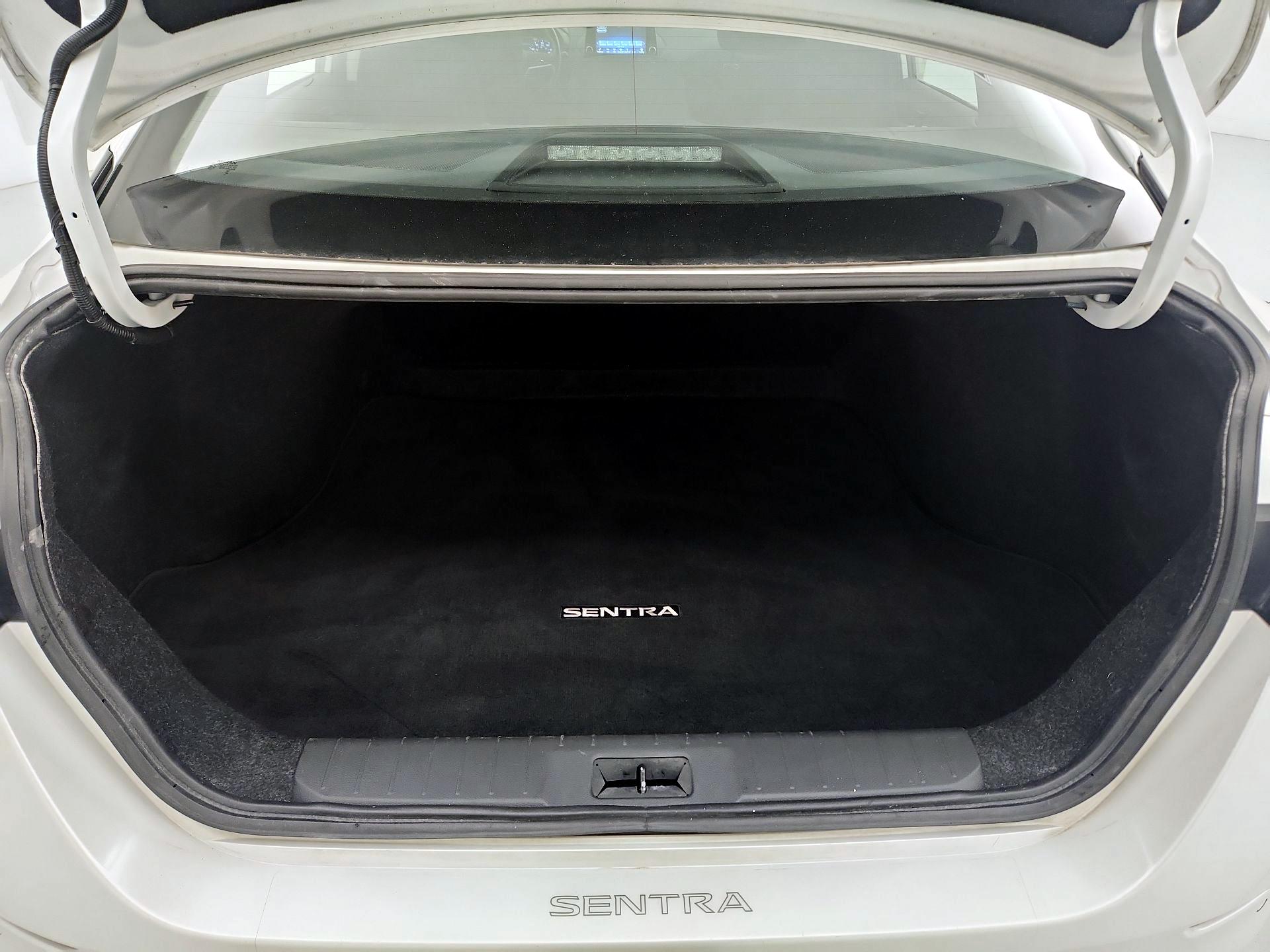 Thumbnail: 2022 Nissan Sentra - 20