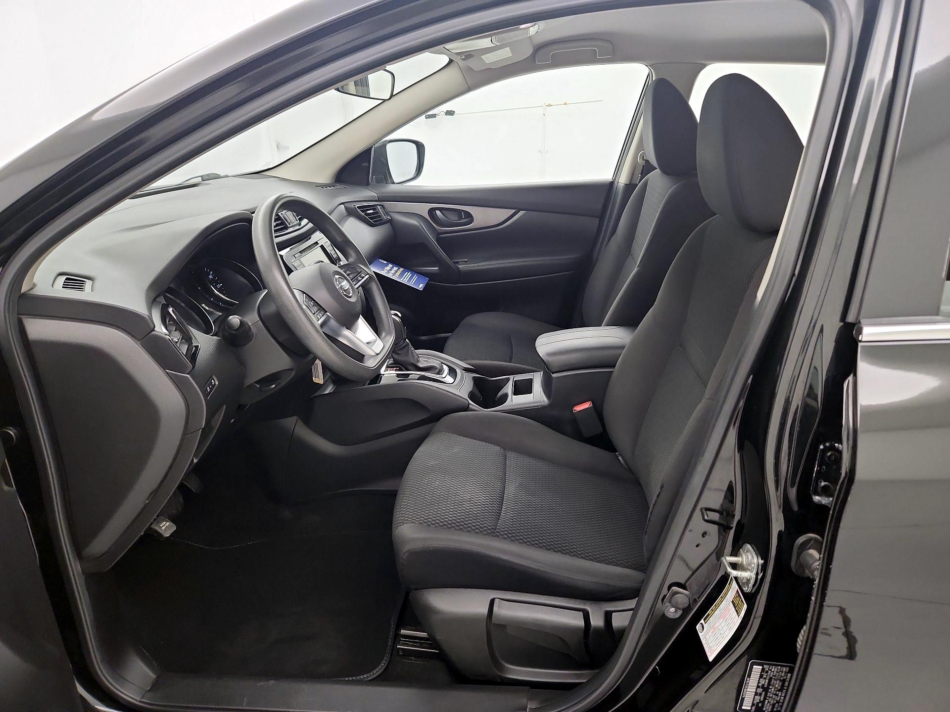 Thumbnail: 2020 Nissan Rogue Sport - 11