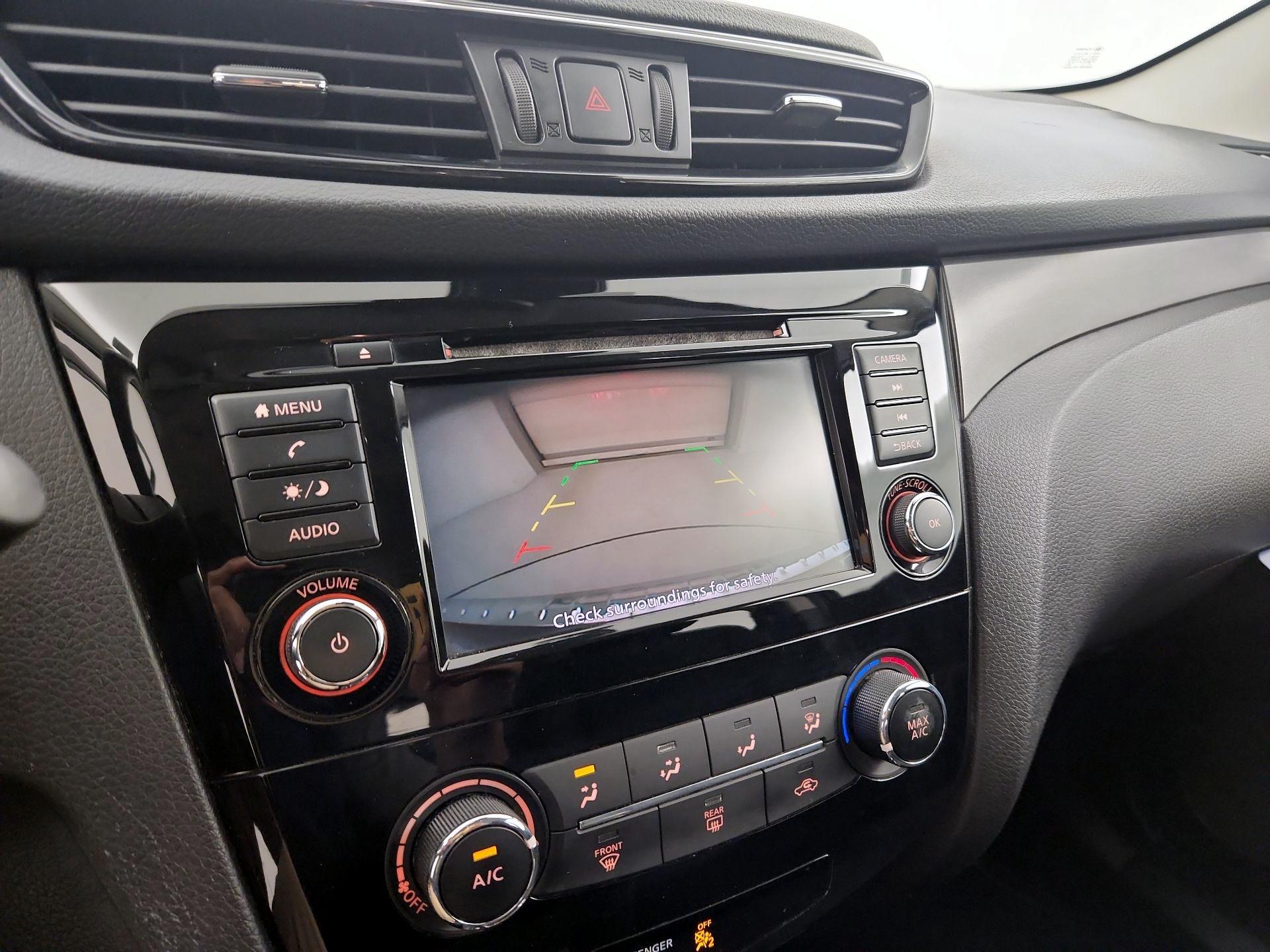 Thumbnail: 2020 Nissan Rogue Sport - 14