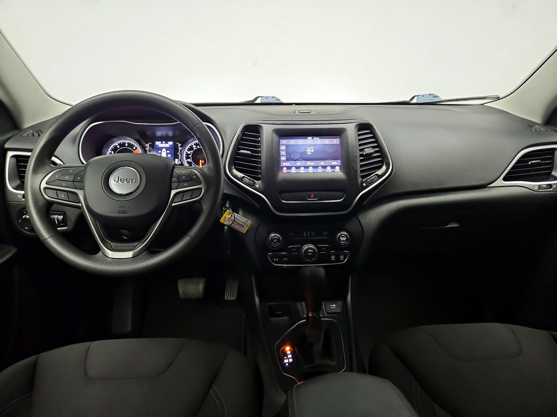 Thumbnail: 2020 Jeep Cherokee - 9