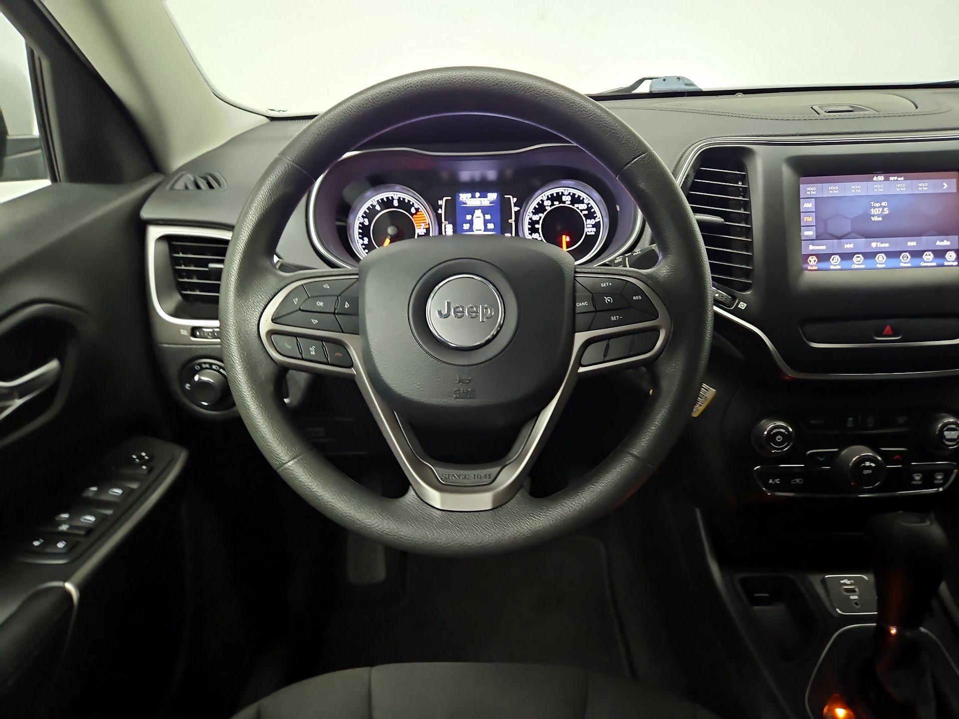 Thumbnail: 2020 Jeep Cherokee - 10