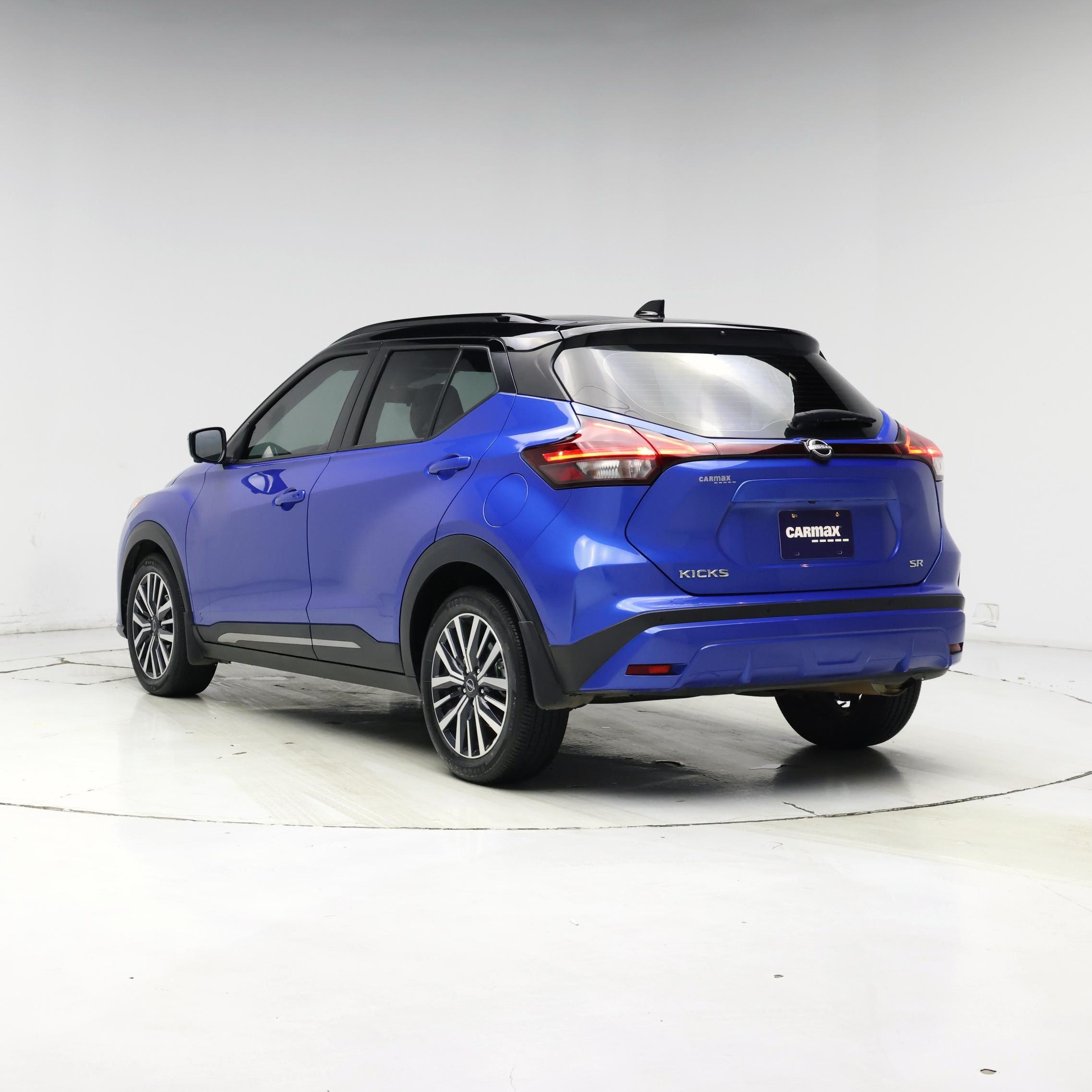 Thumbnail: 2023 Nissan Kicks - 2