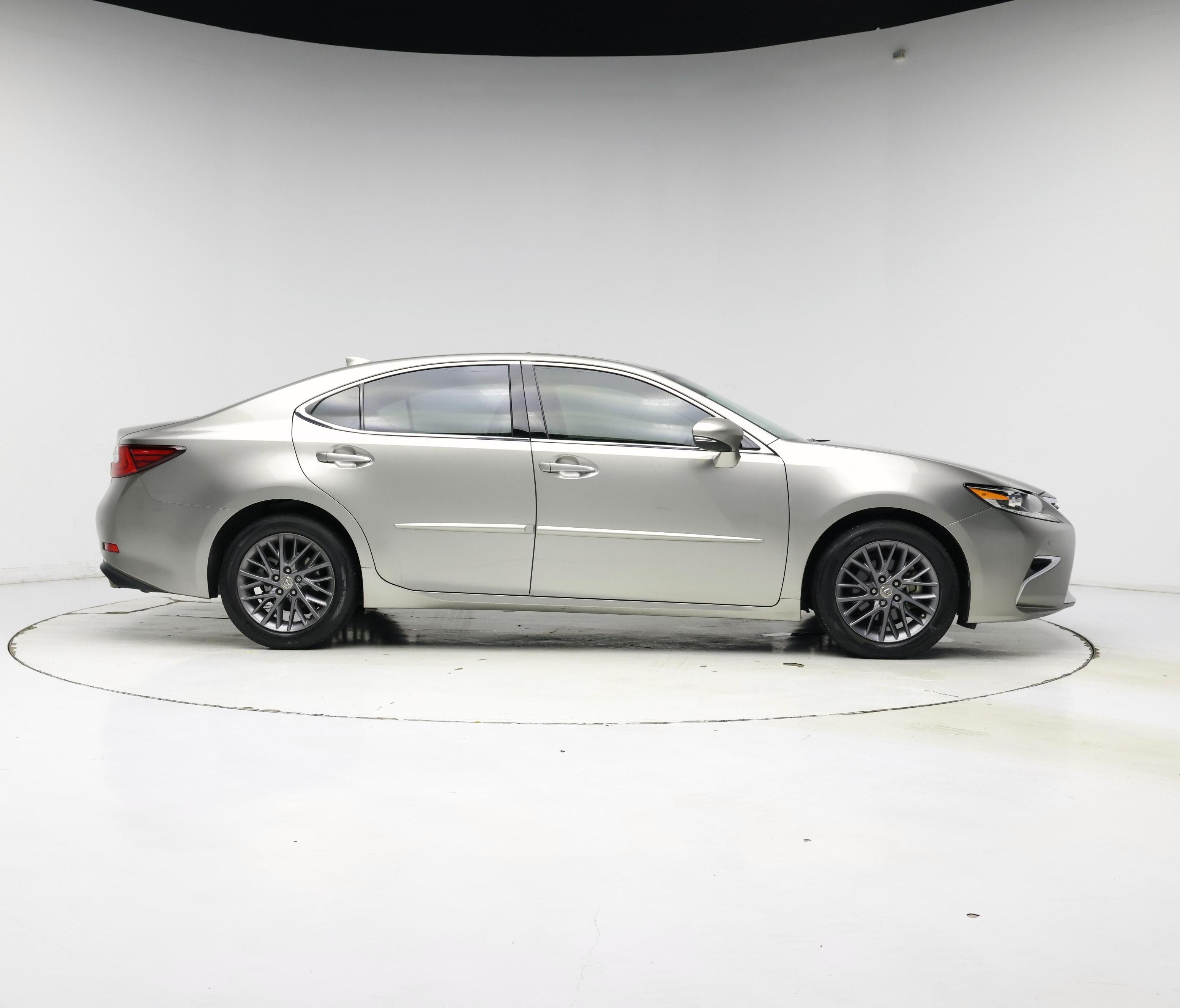 Thumbnail: 2018 Lexus ES - 7