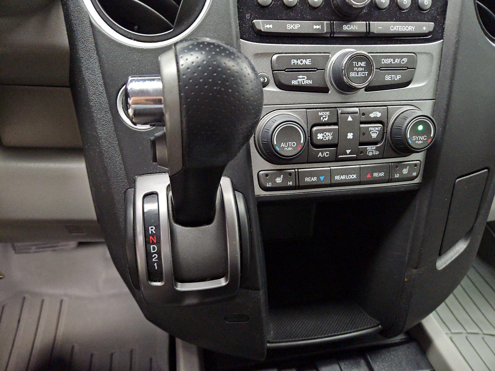 Thumbnail: 2014 Honda Pilot - 17