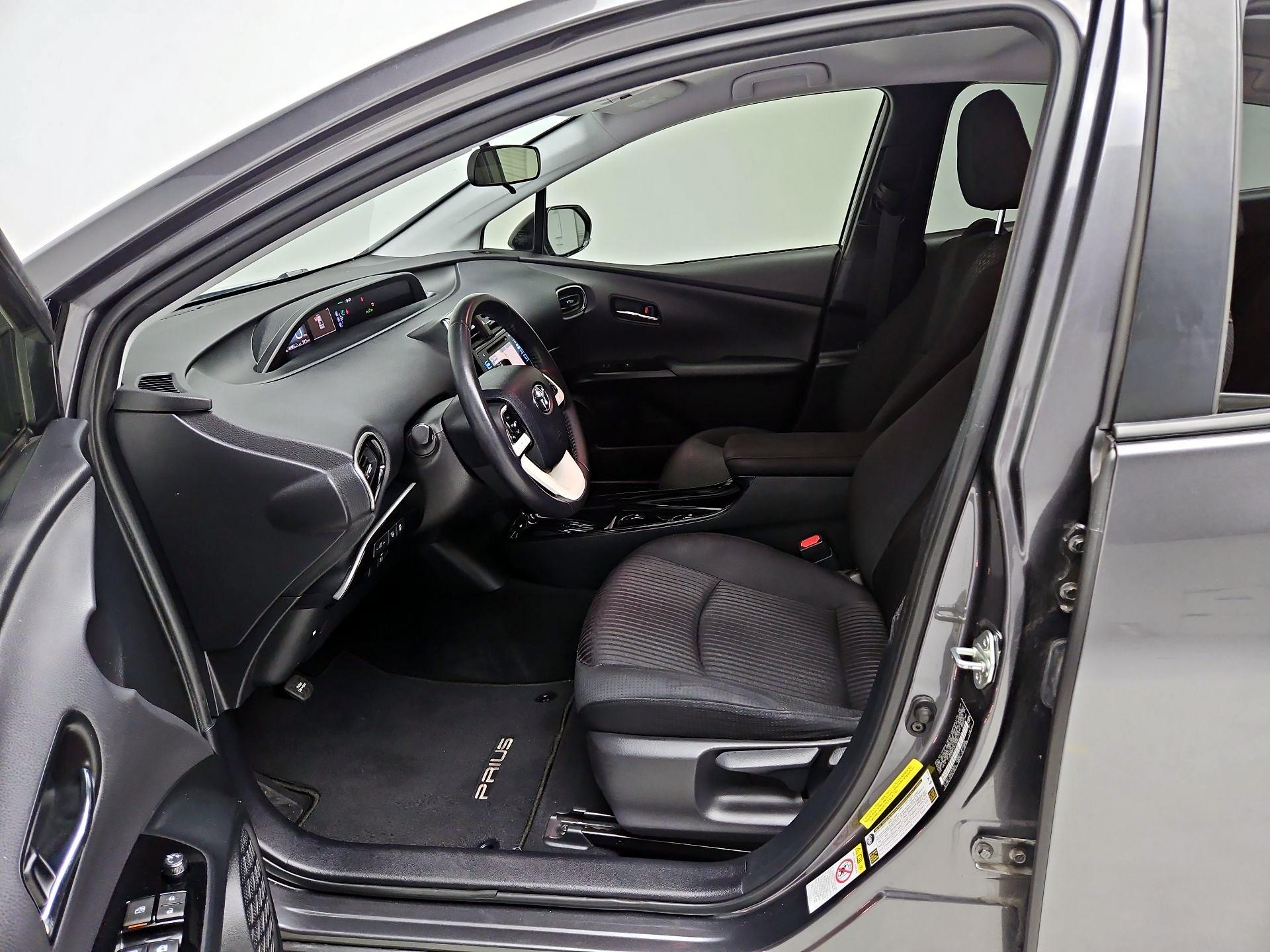 Thumbnail: 2018 Toyota Prius - 11