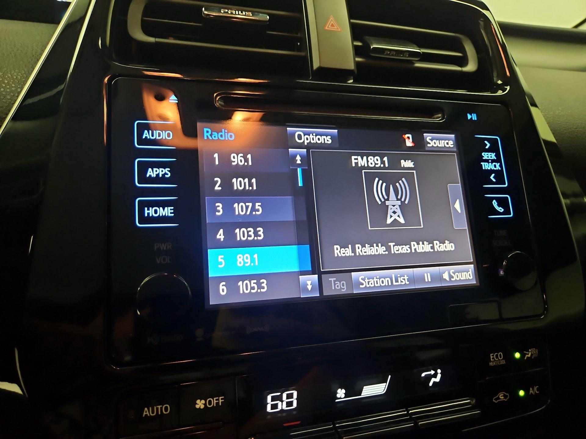 Thumbnail: 2018 Toyota Prius - 16
