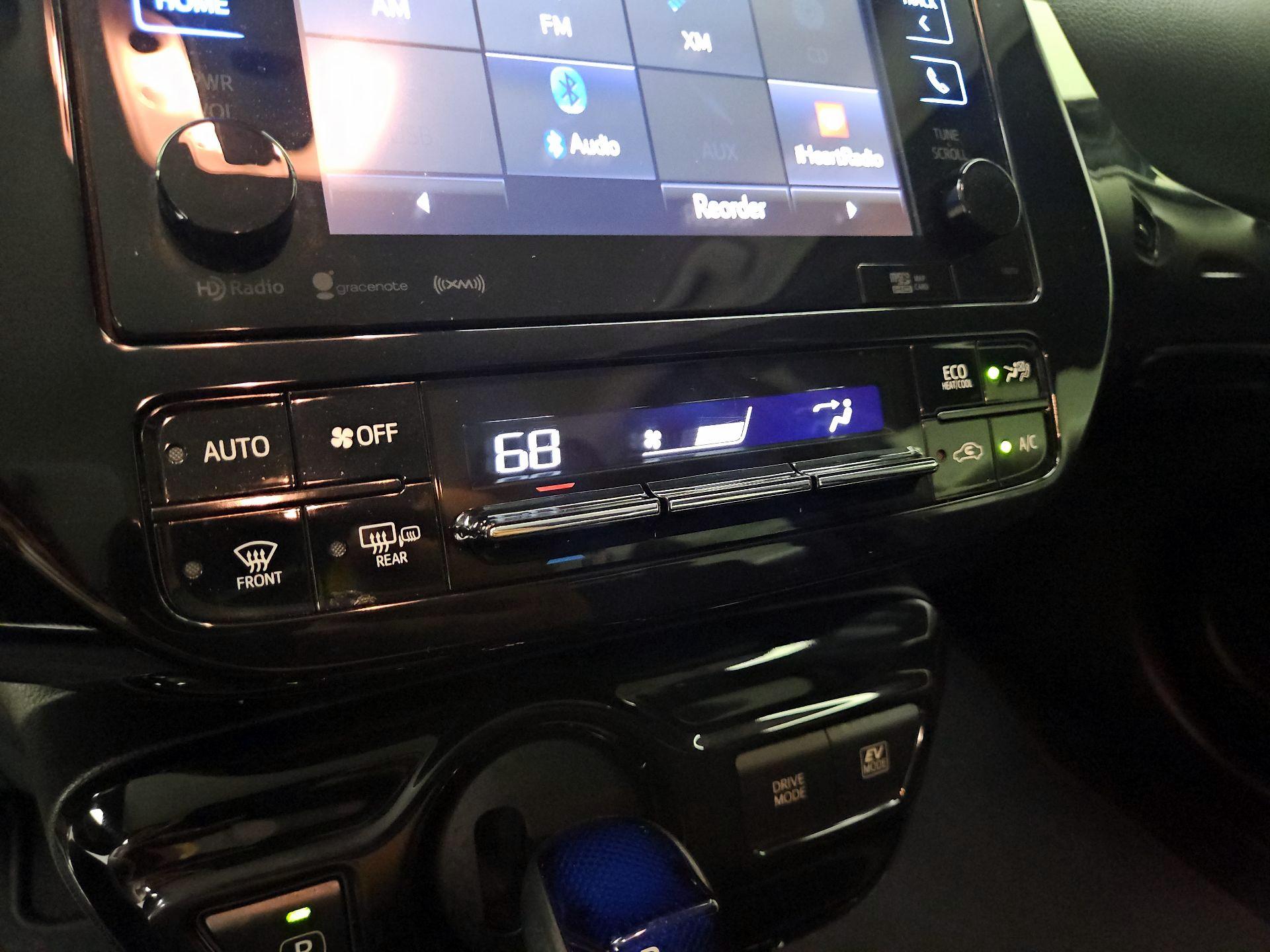 Thumbnail: 2018 Toyota Prius - 17