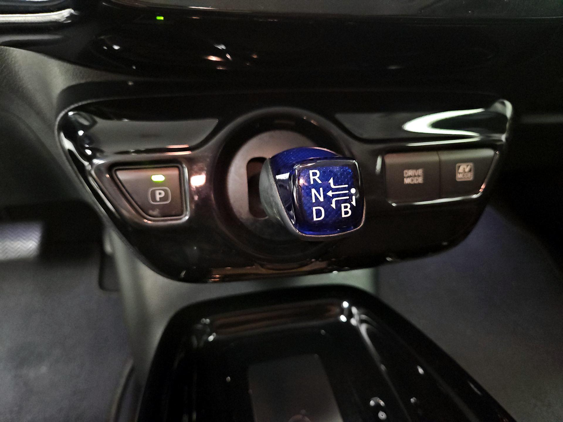 Thumbnail: 2018 Toyota Prius - 18