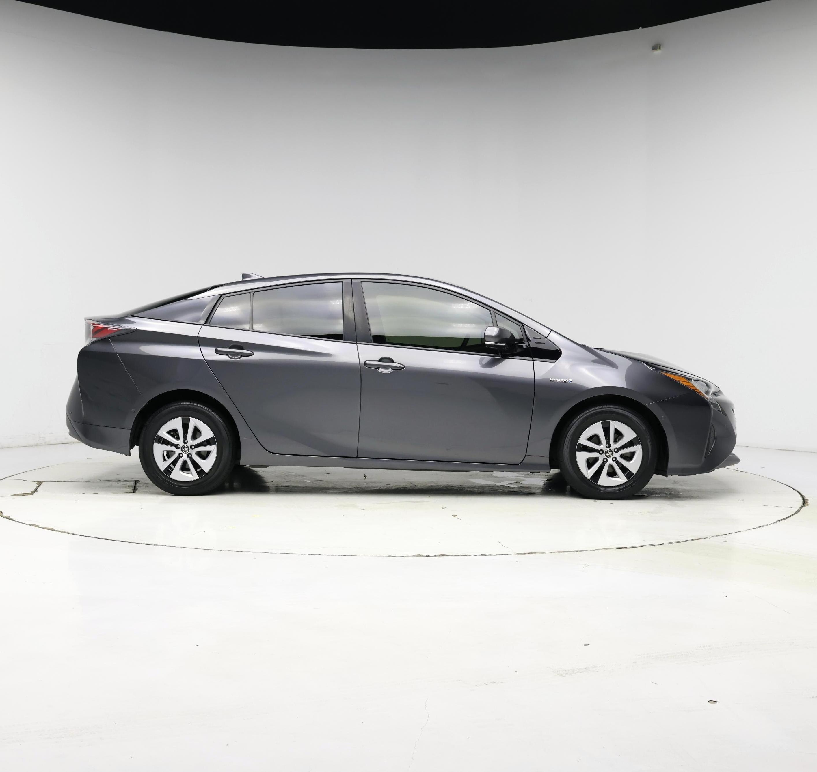Thumbnail: 2018 Toyota Prius - 7