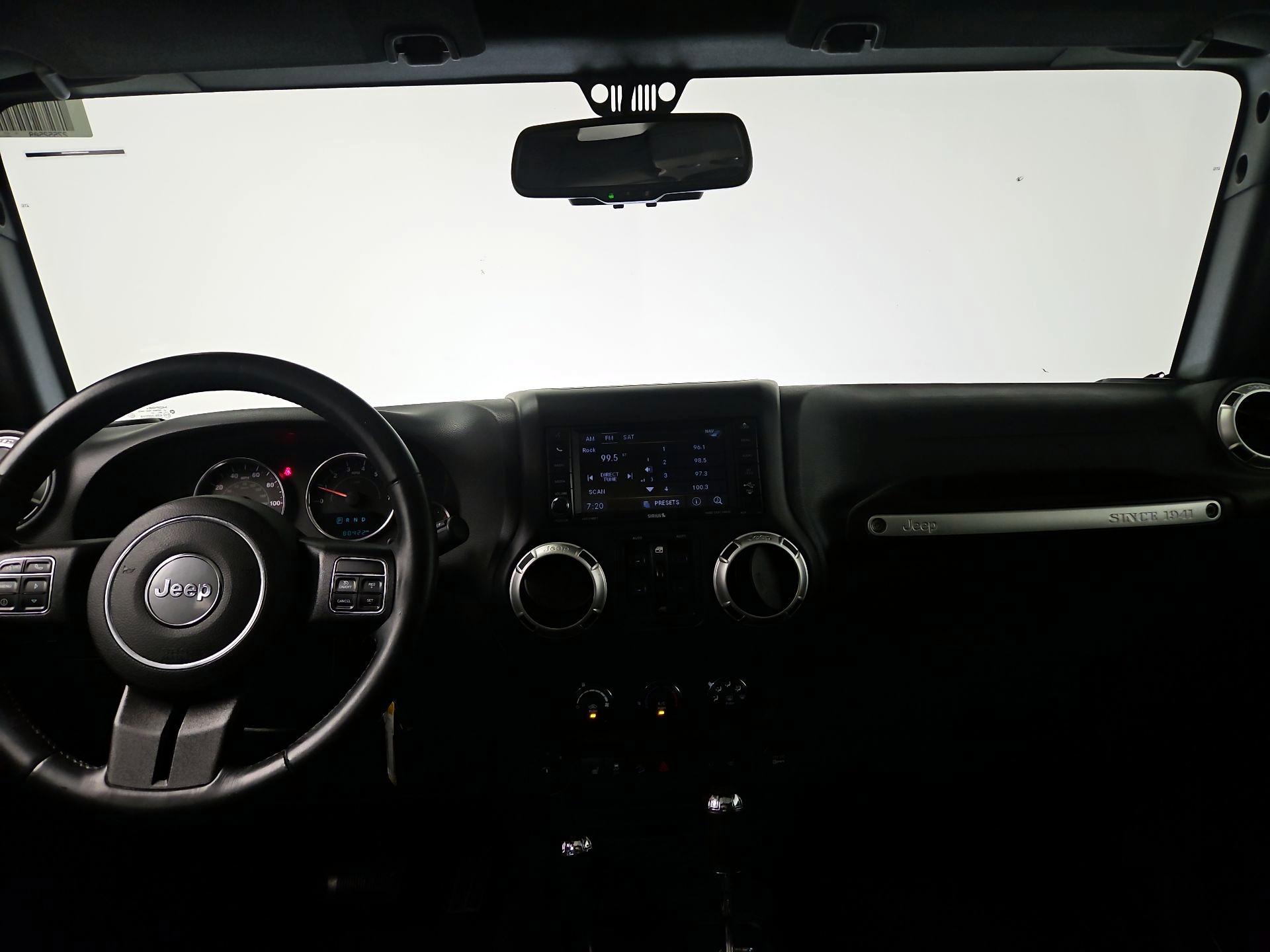 Thumbnail: 2016 Jeep Wrangler - 9