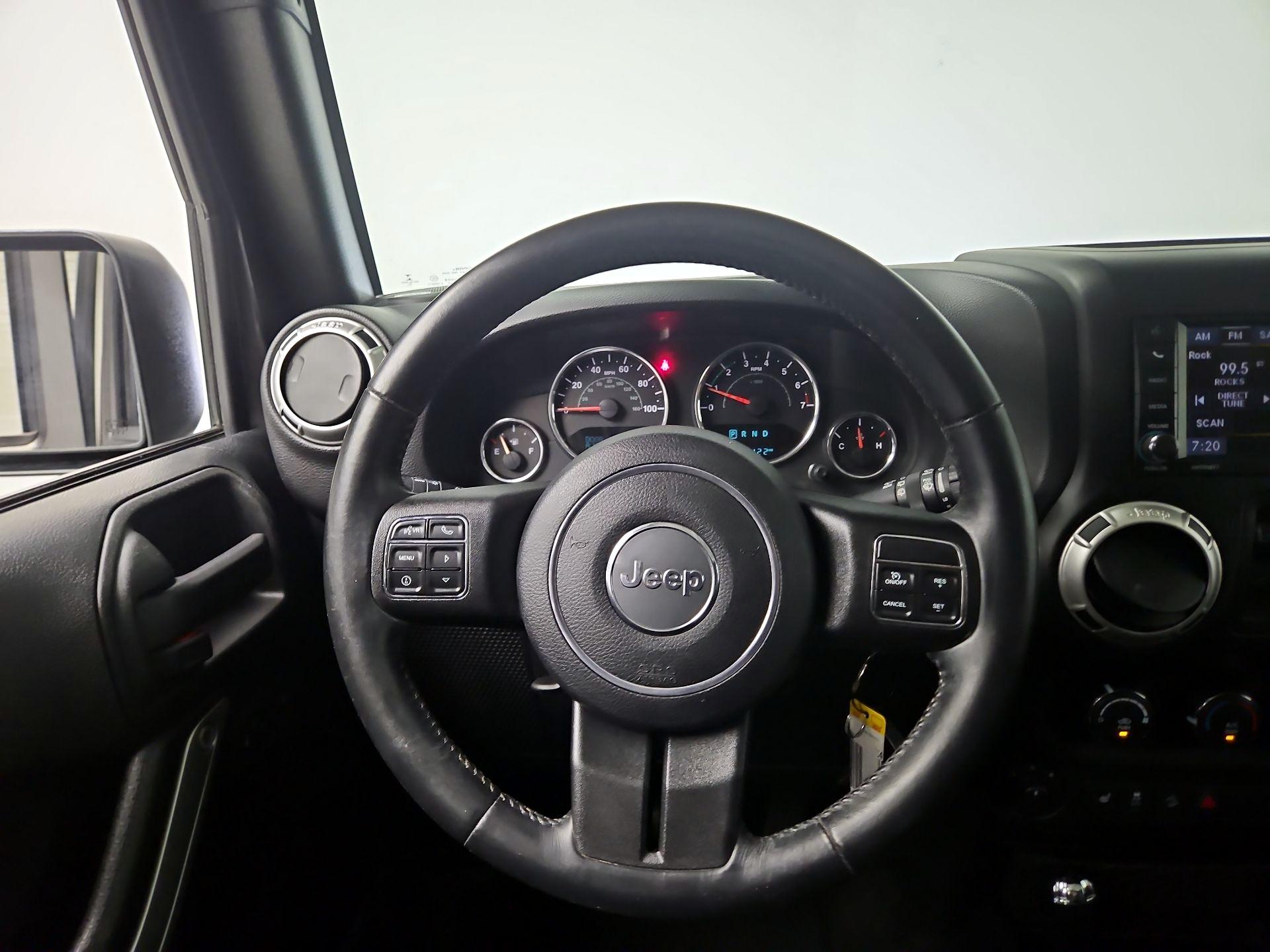 Thumbnail: 2016 Jeep Wrangler - 10