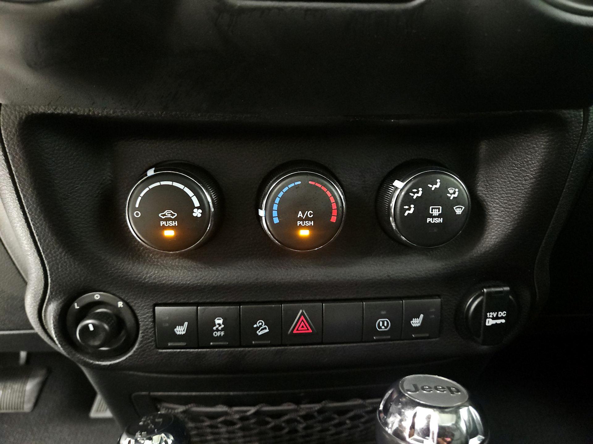 Thumbnail: 2016 Jeep Wrangler - 15