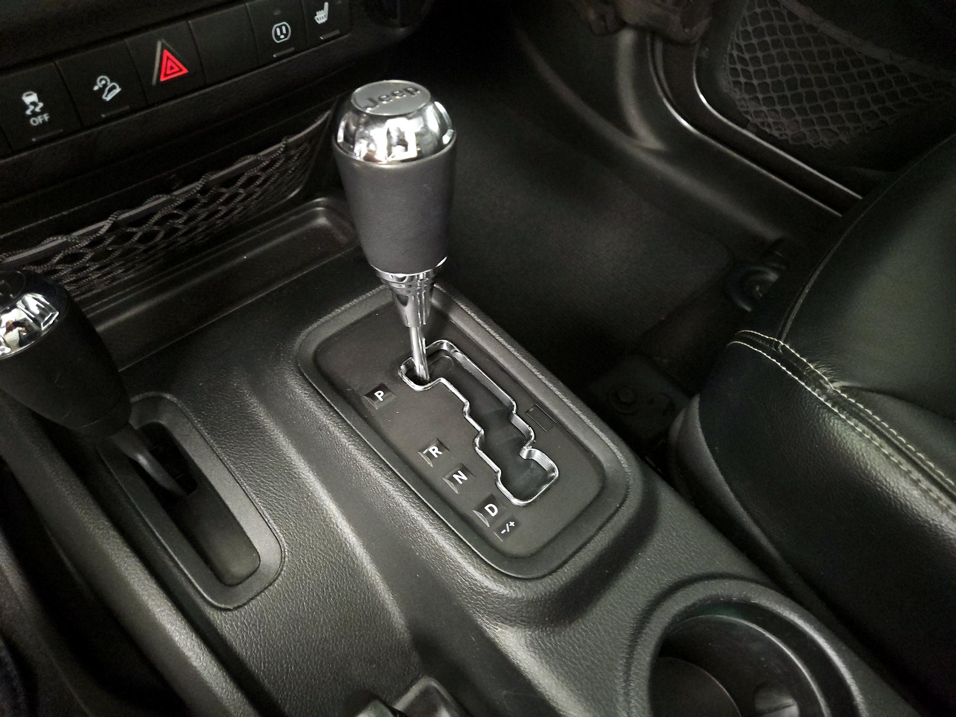 Thumbnail: 2016 Jeep Wrangler - 16