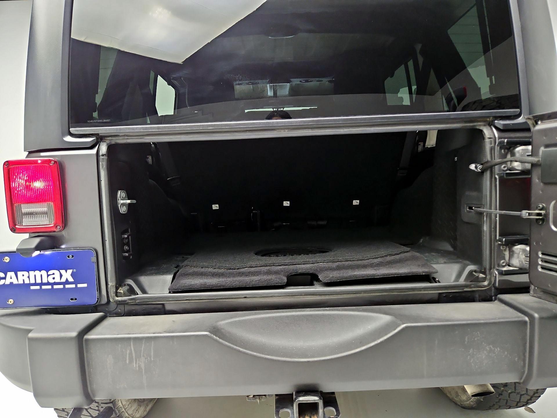 Thumbnail: 2016 Jeep Wrangler - 19