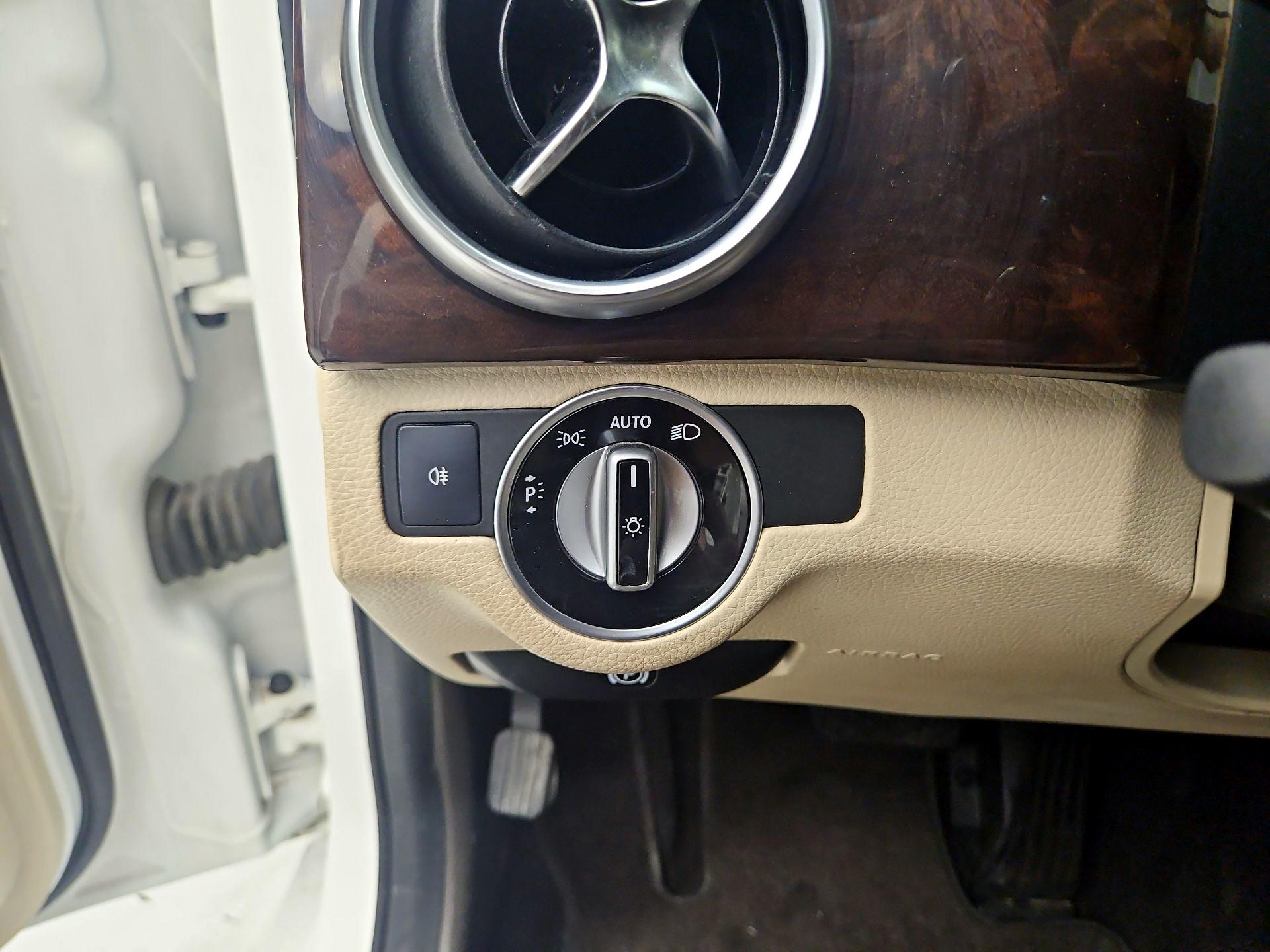 Thumbnail: 2014 Mercedes-Benz GLK - 11
