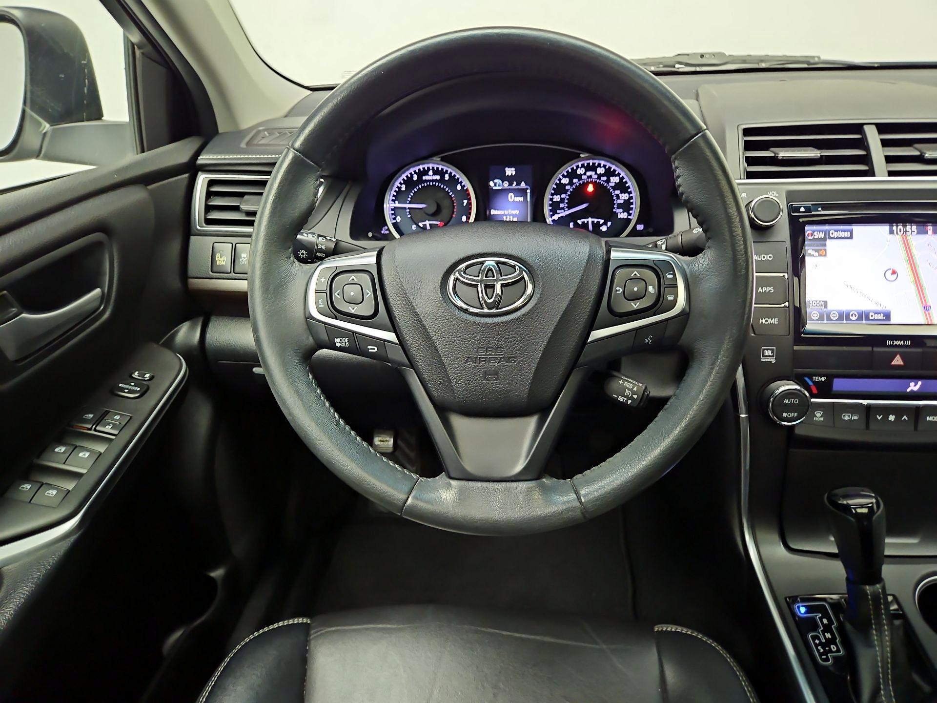 Thumbnail: 2017 Toyota Camry - 10
