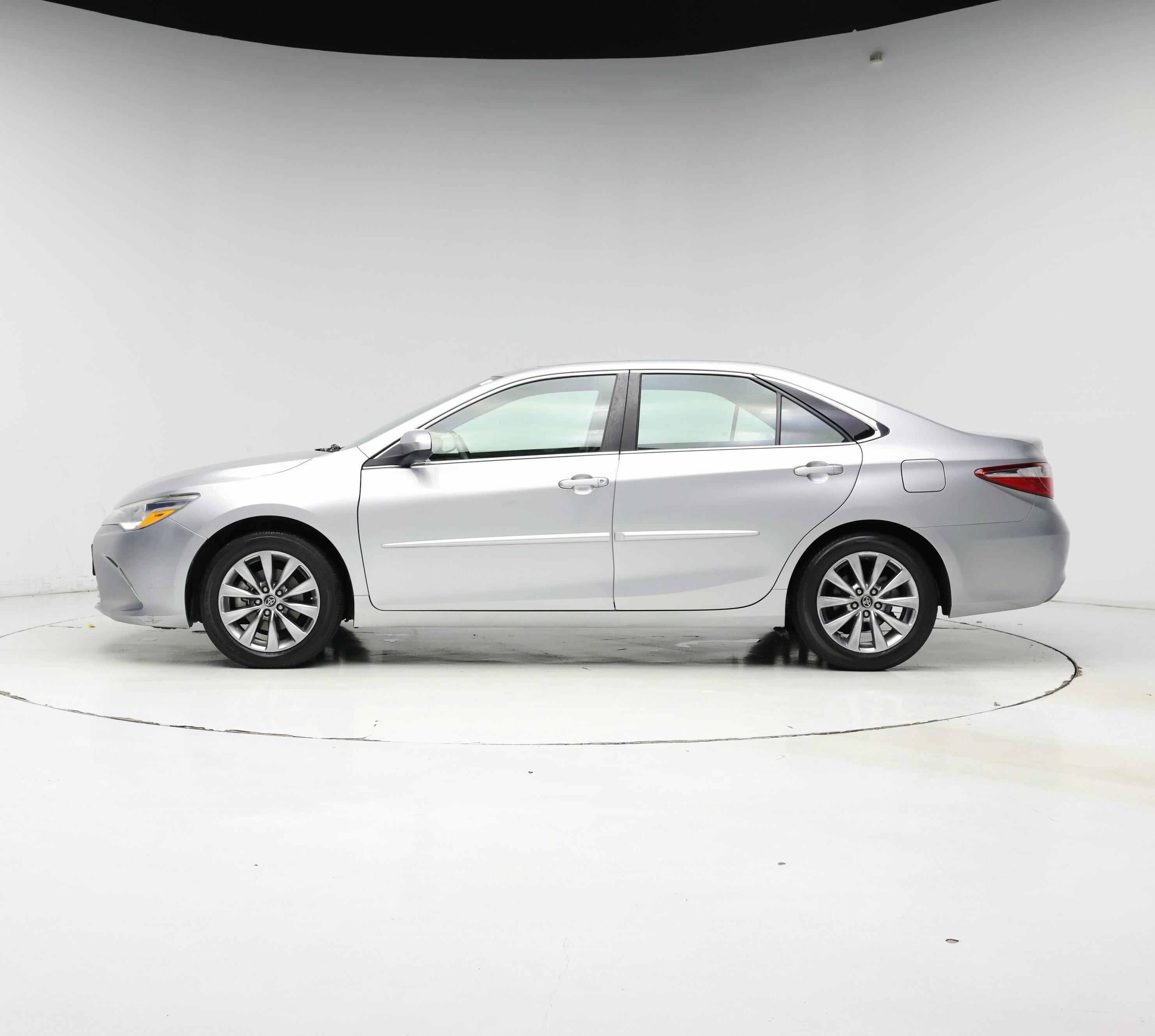 Thumbnail: 2017 Toyota Camry - 3