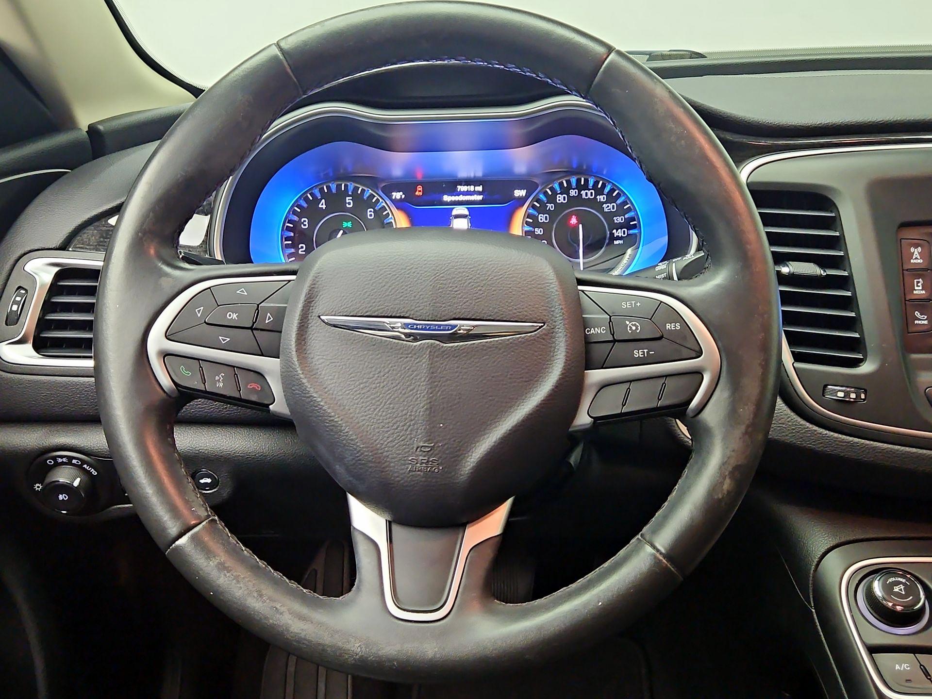 Thumbnail: 2015 Chrysler 200 - 10